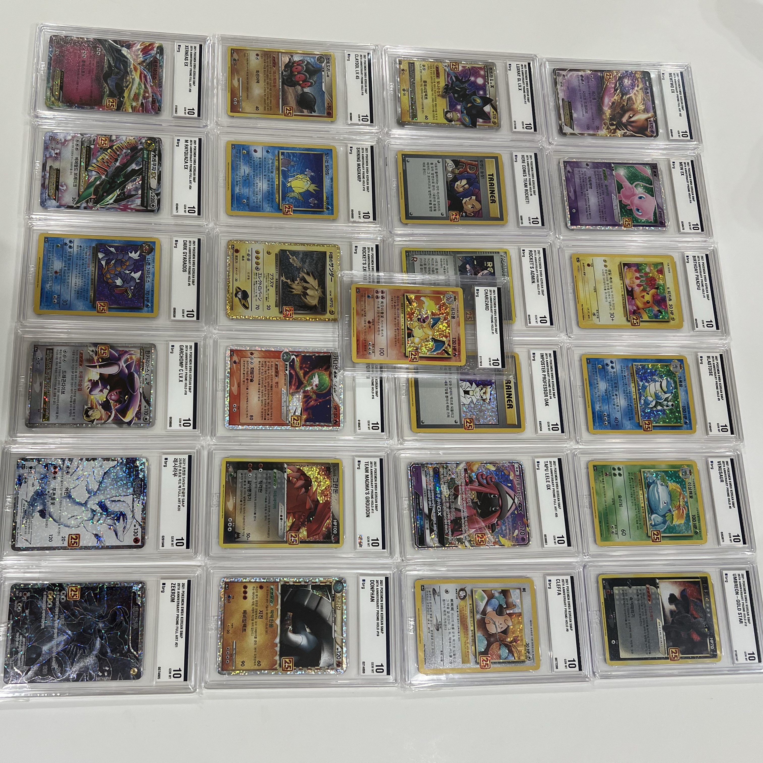Pokemon TCG Pikachu 25th Anniversary Collection (Korean Ver.) 착용 스타일