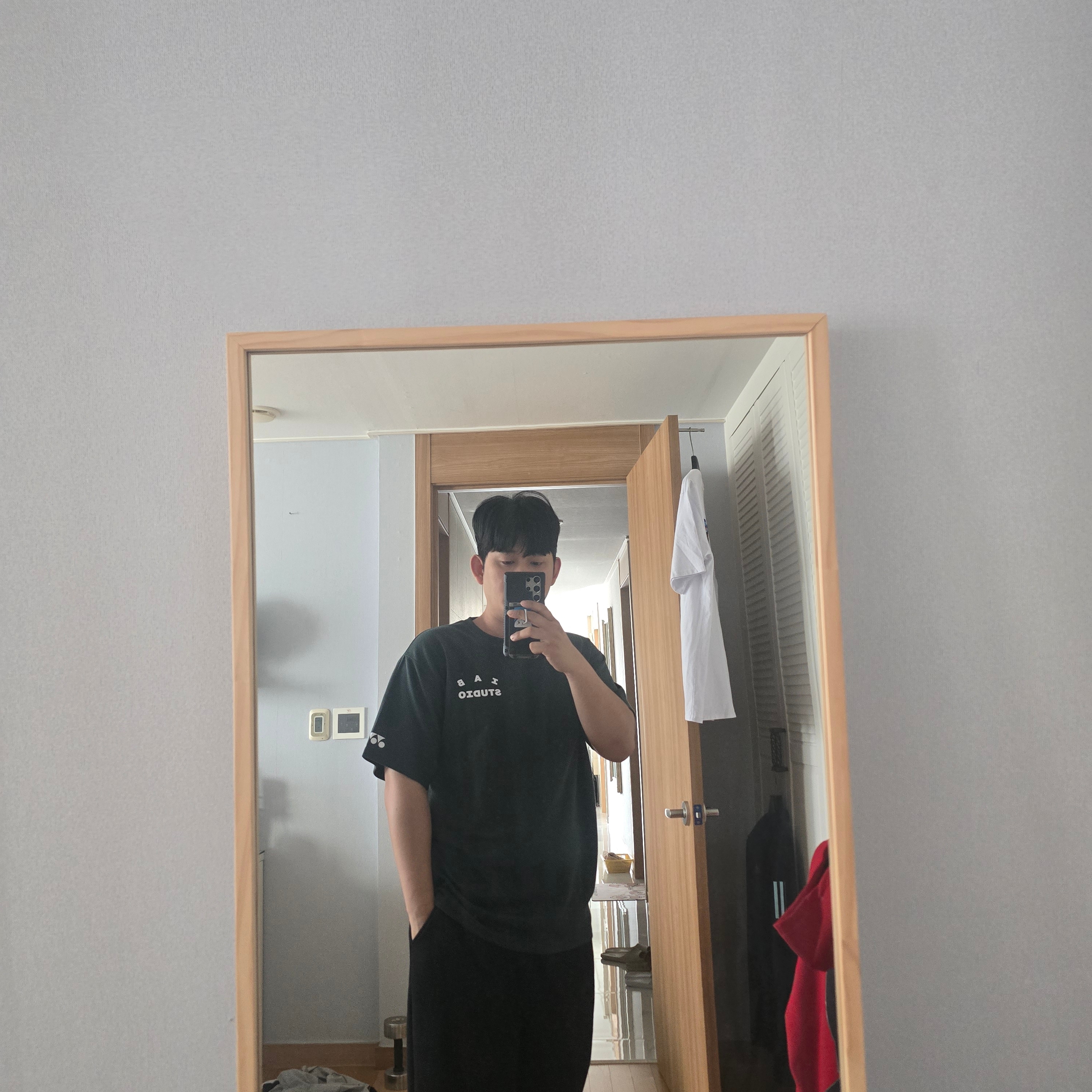 IAB Studio x Yonex T-Shirt Green 착용 스타일