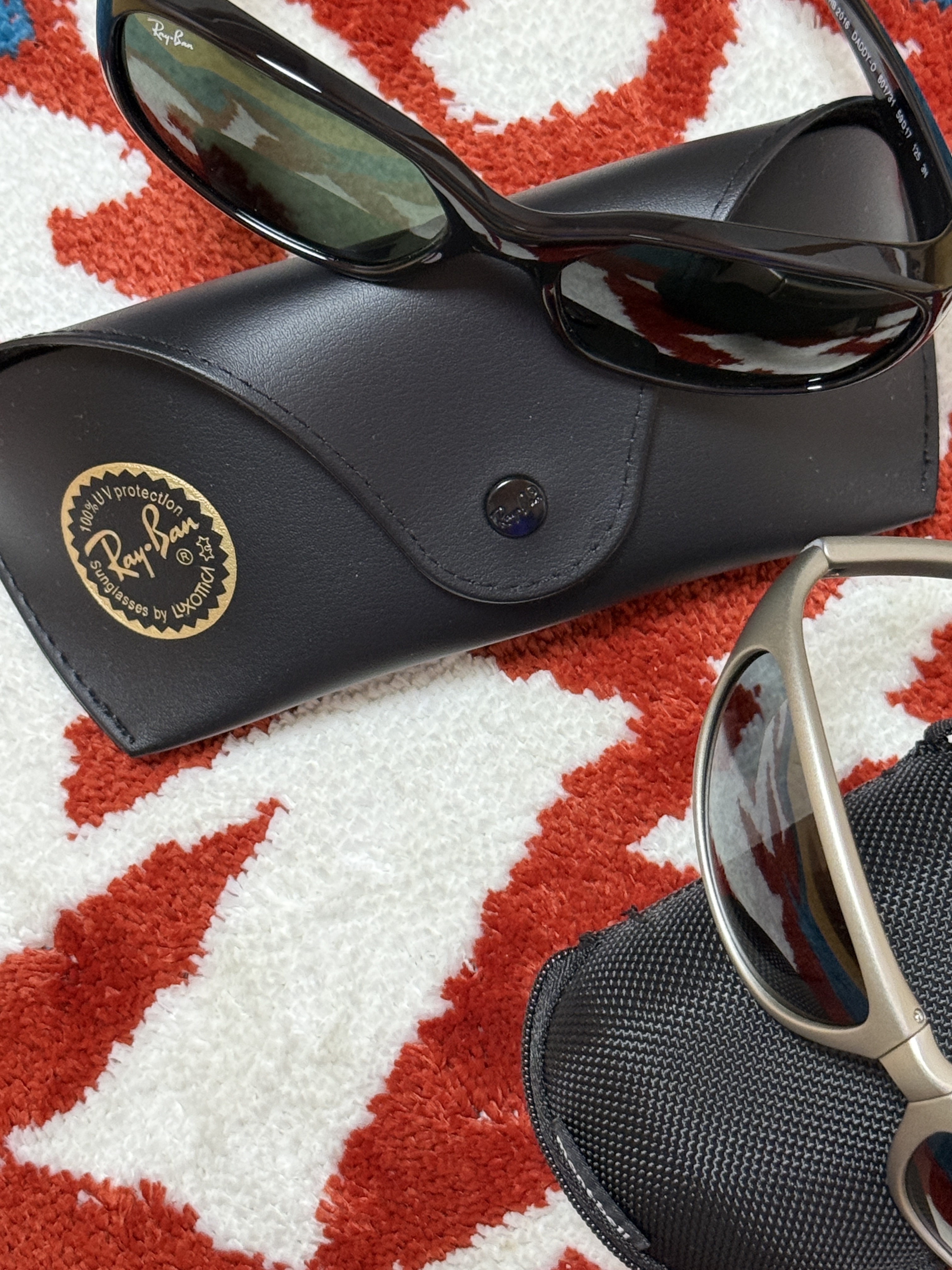 Ray-Ban DADDY-O II Polished Black Frame Green Classic G-15 Lenses, Montbell Trekking Glasses Silver Metallic Light Grey 착용 스타일 - 3