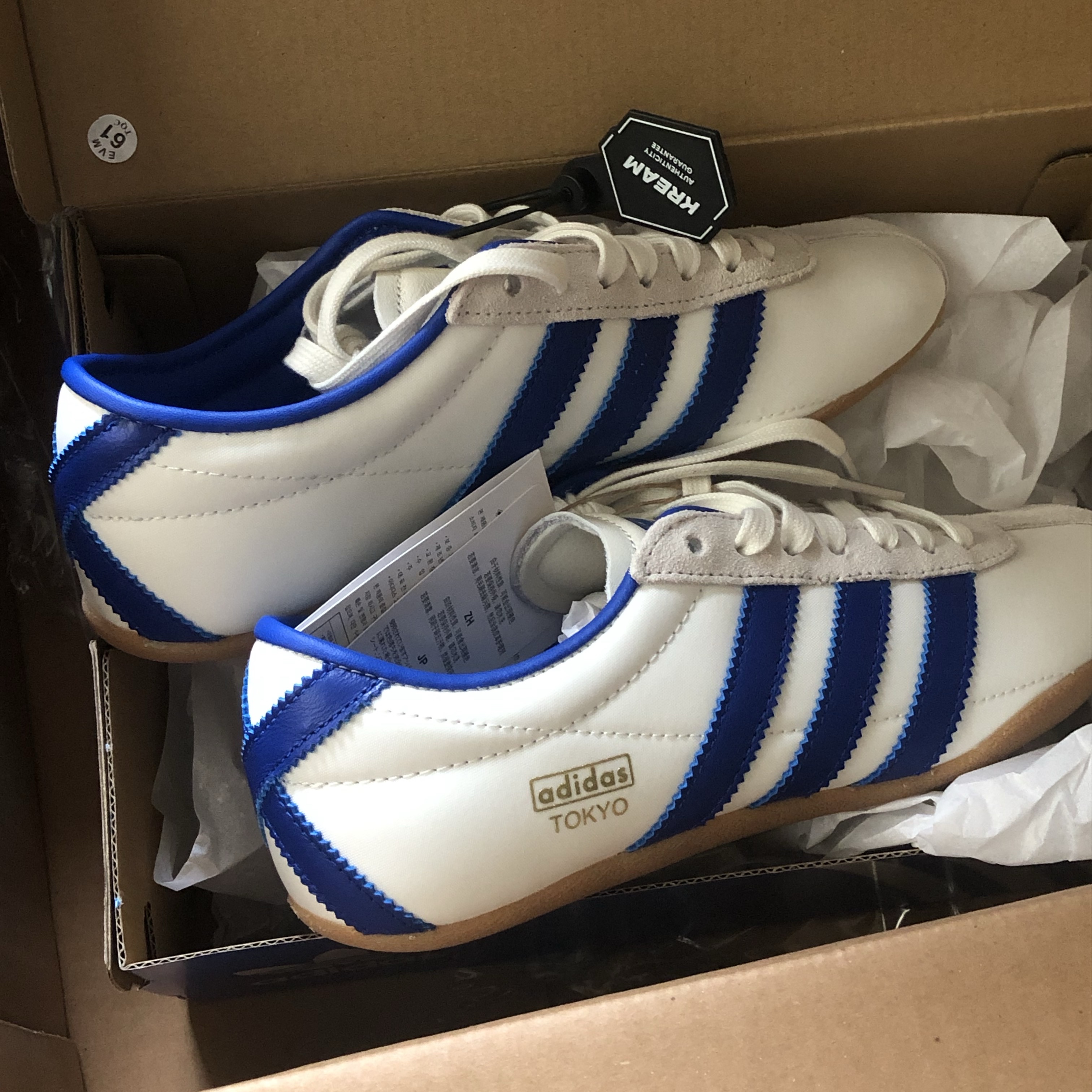 (W) Adidas Tokyo Off White Royal Blue 착용 스타일