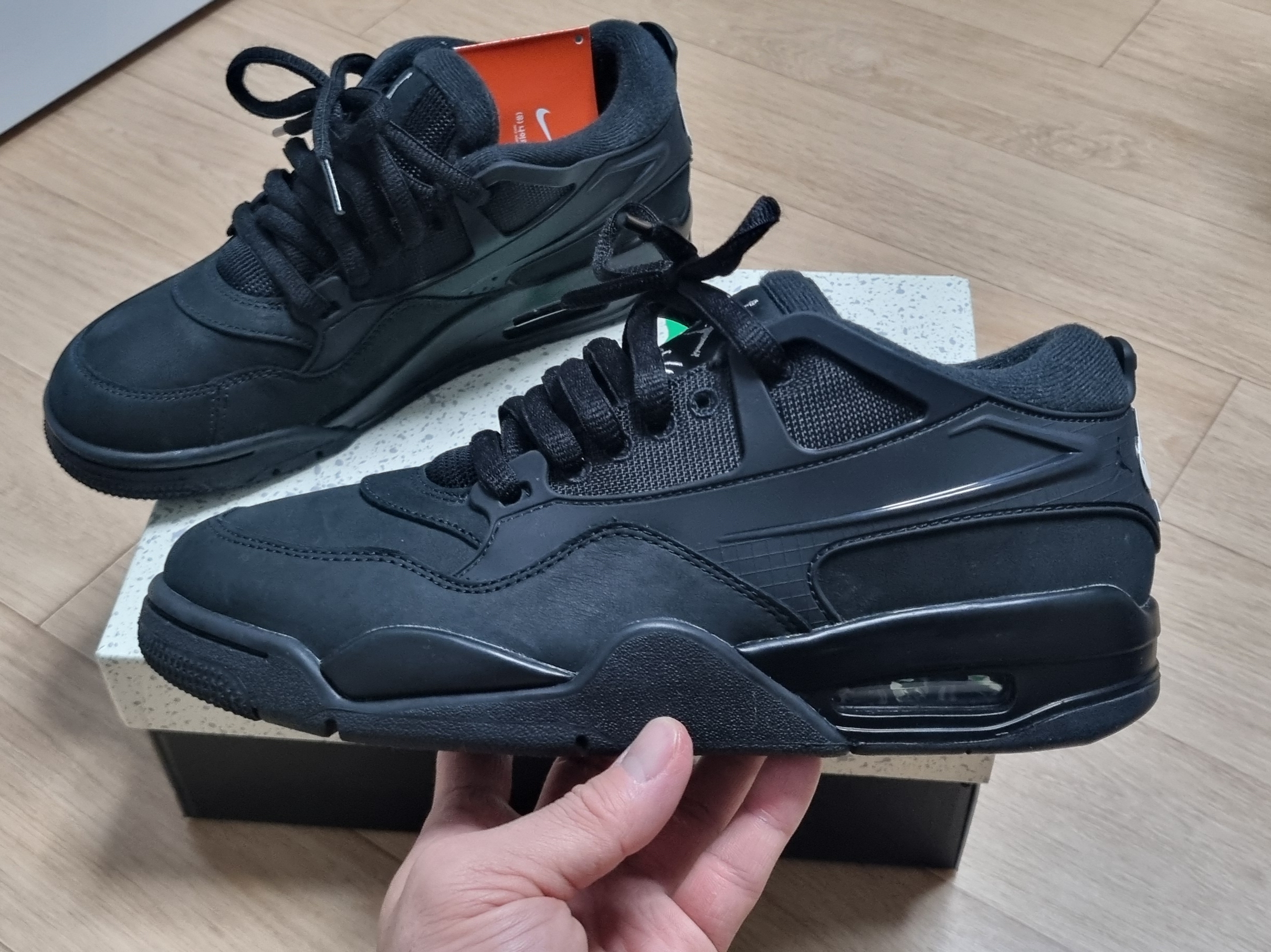 Jordan 4 RM Black White 착용 스타일 - 1