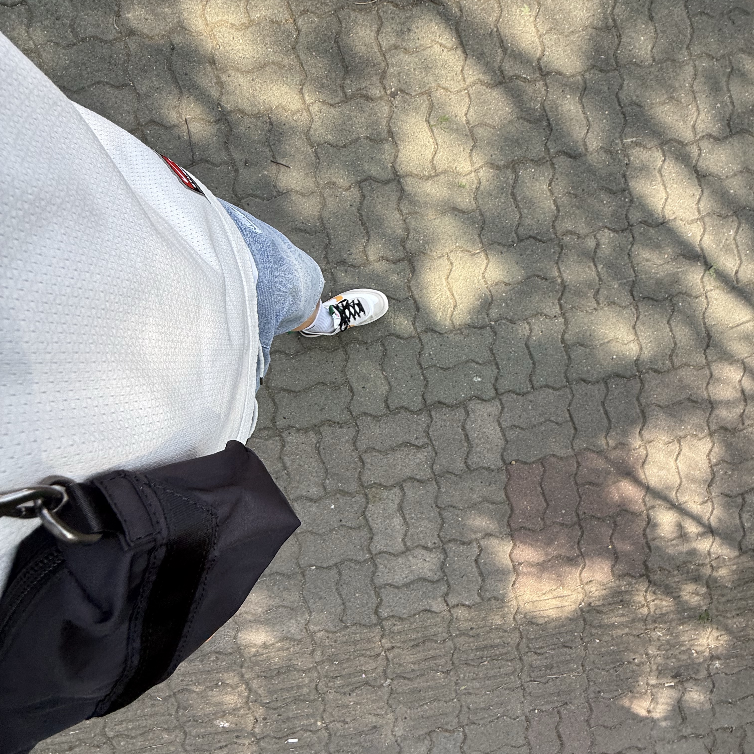 Nike NSW Futura Luxe Crossbody Bag 1L Black, Nike x Tom Sachs General Purpose Shoe Pine Green University Gold 착용 스타일