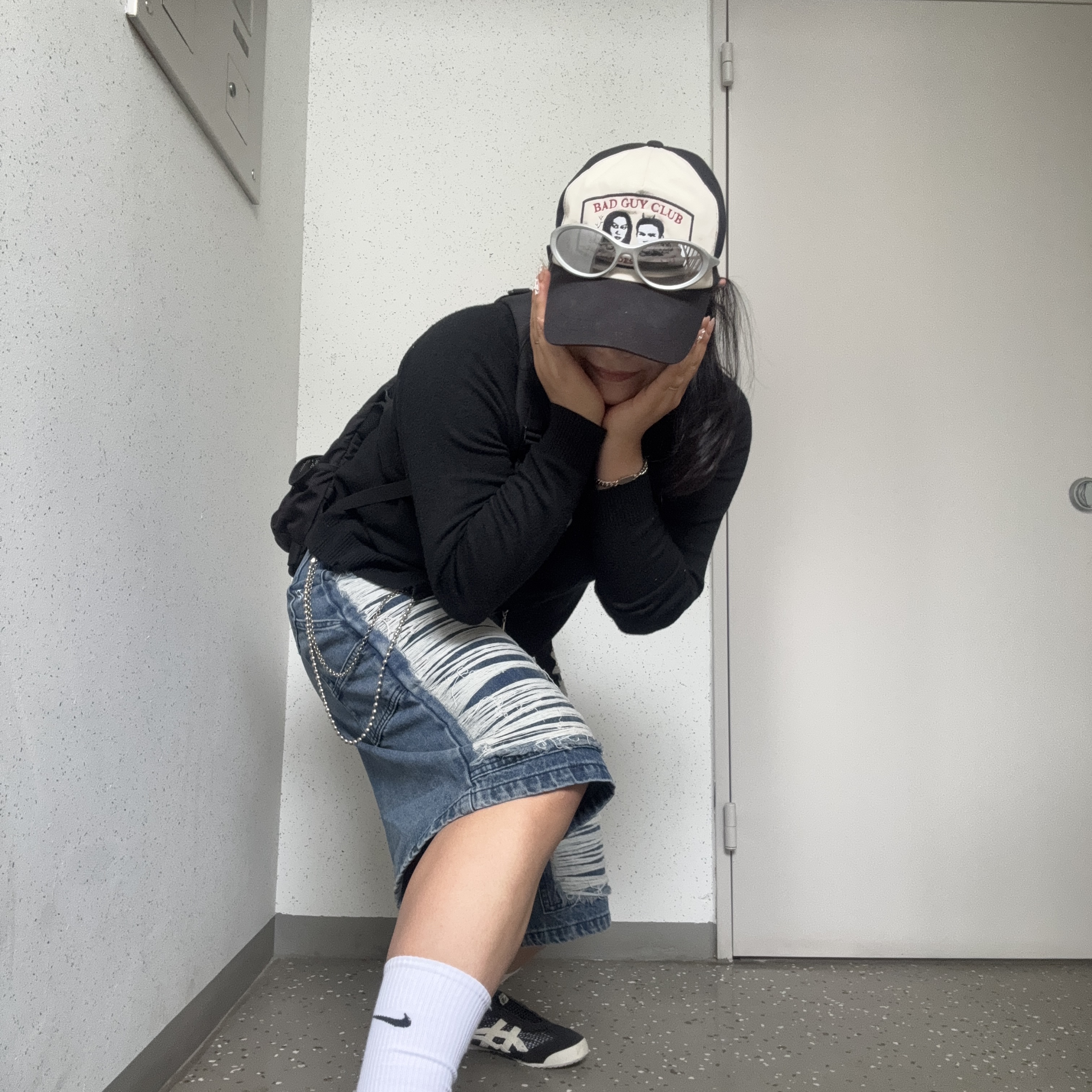 Onitsuka Tiger Mexico 66 Sabot Black Cream, [KREAM 단독] NOMANUAL Destroyed Bermuda Pants Washed Navy 착용 스타일 - 2