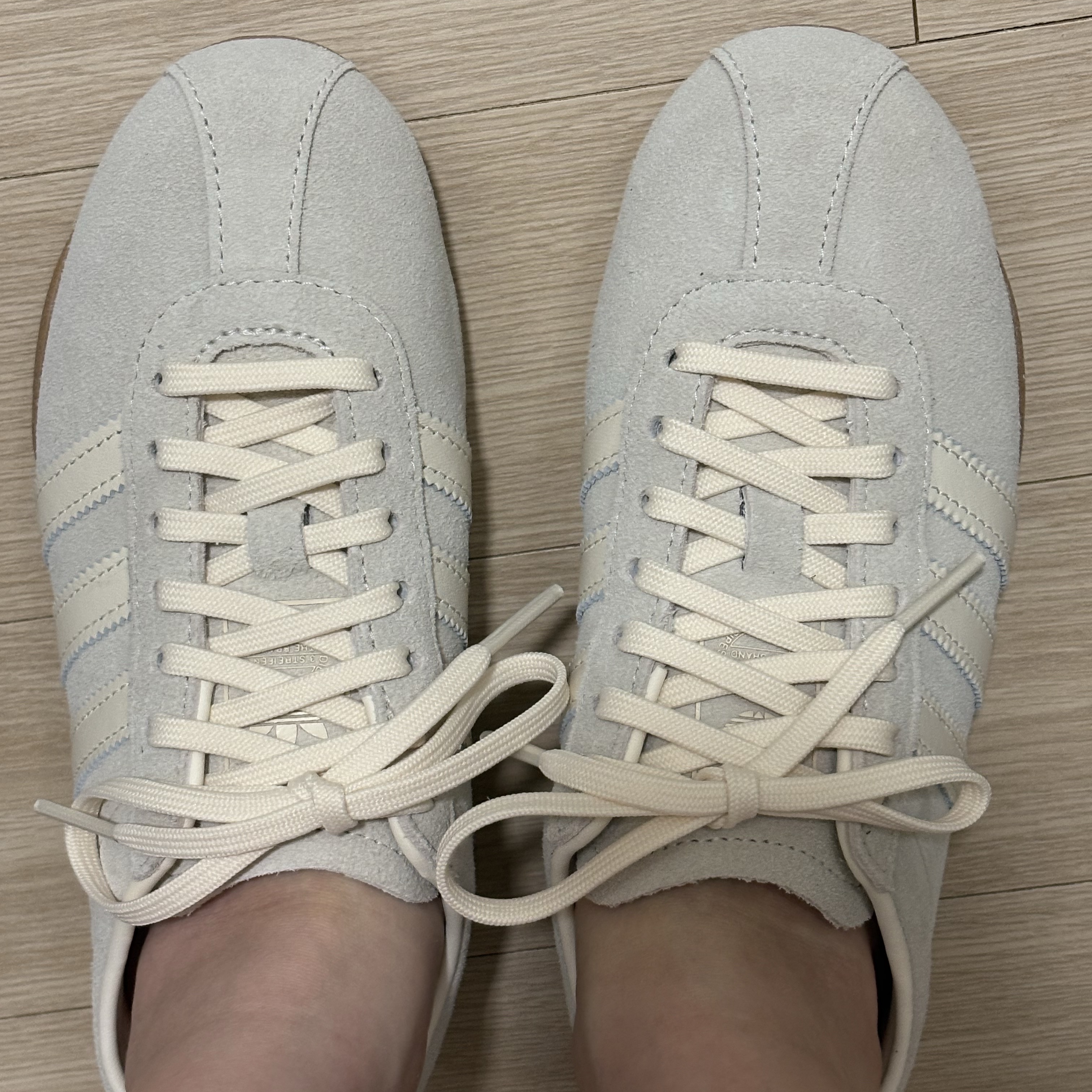 (W) Adidas Tokyo Espresso Wonder White 착용 스타일