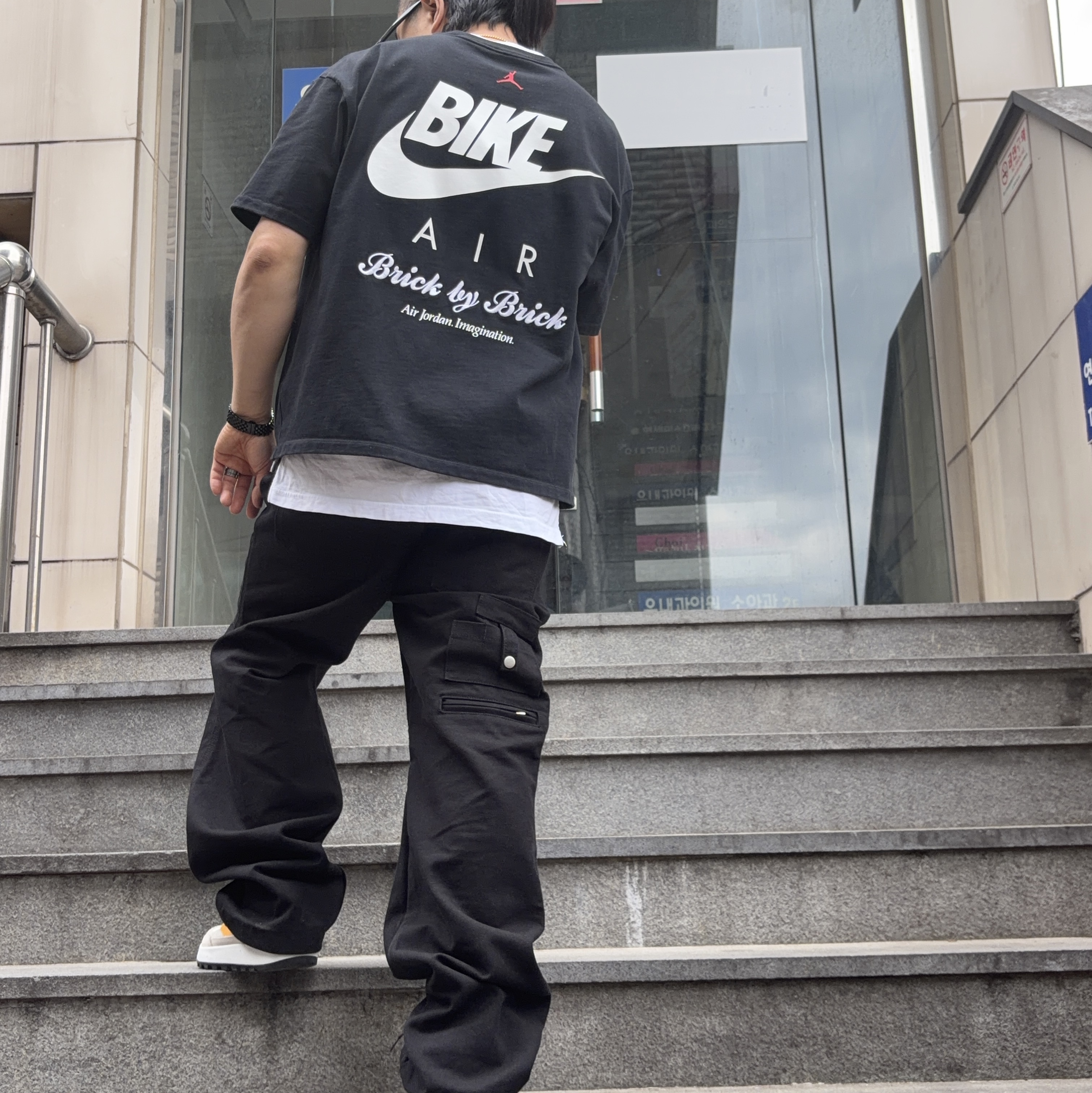 Jordan x Nigel Sylvester T-Shirt Black (HQ1736-010) 착용 스타일