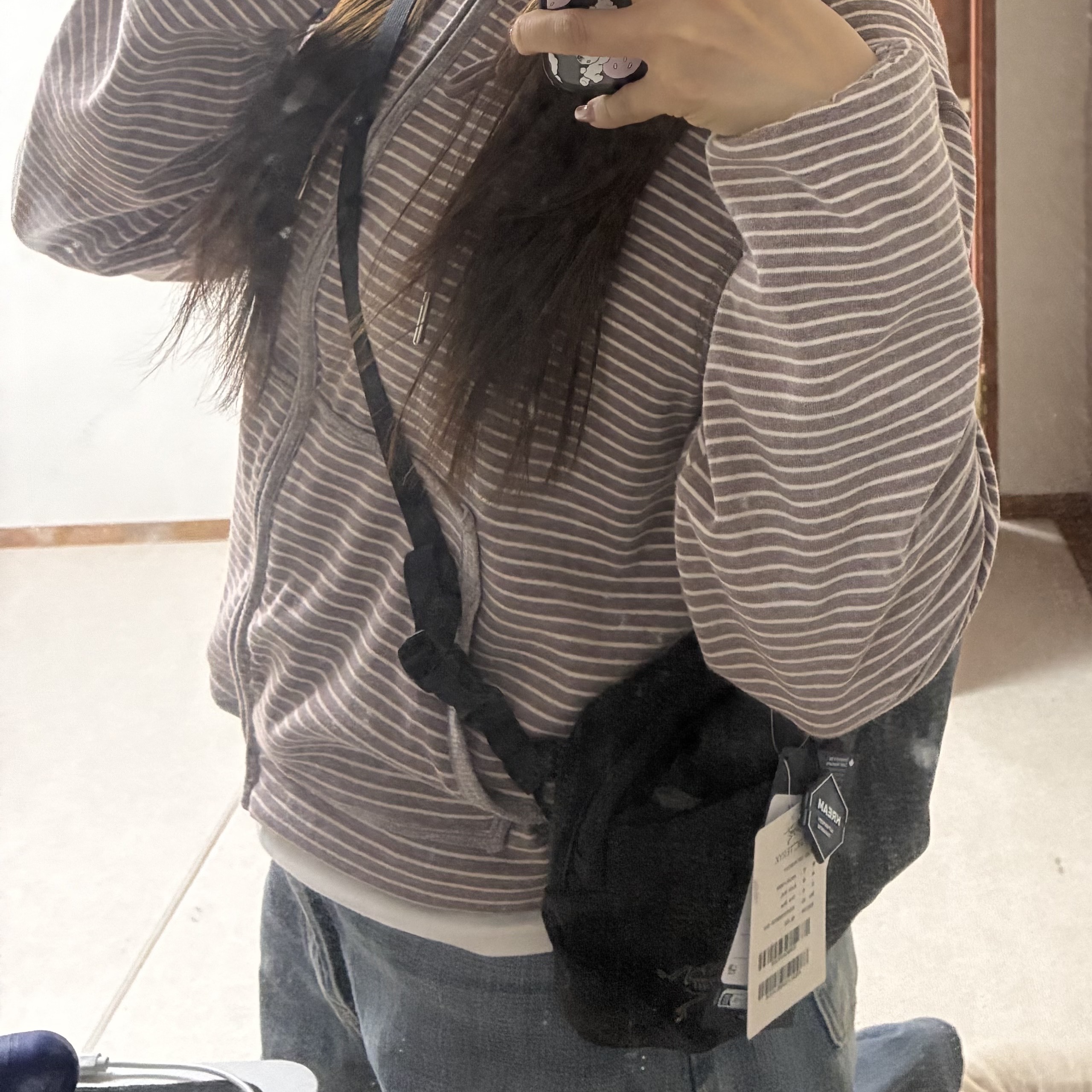 Arc'teryx Heliad 6 Crossbody Bag Black 착용 스타일