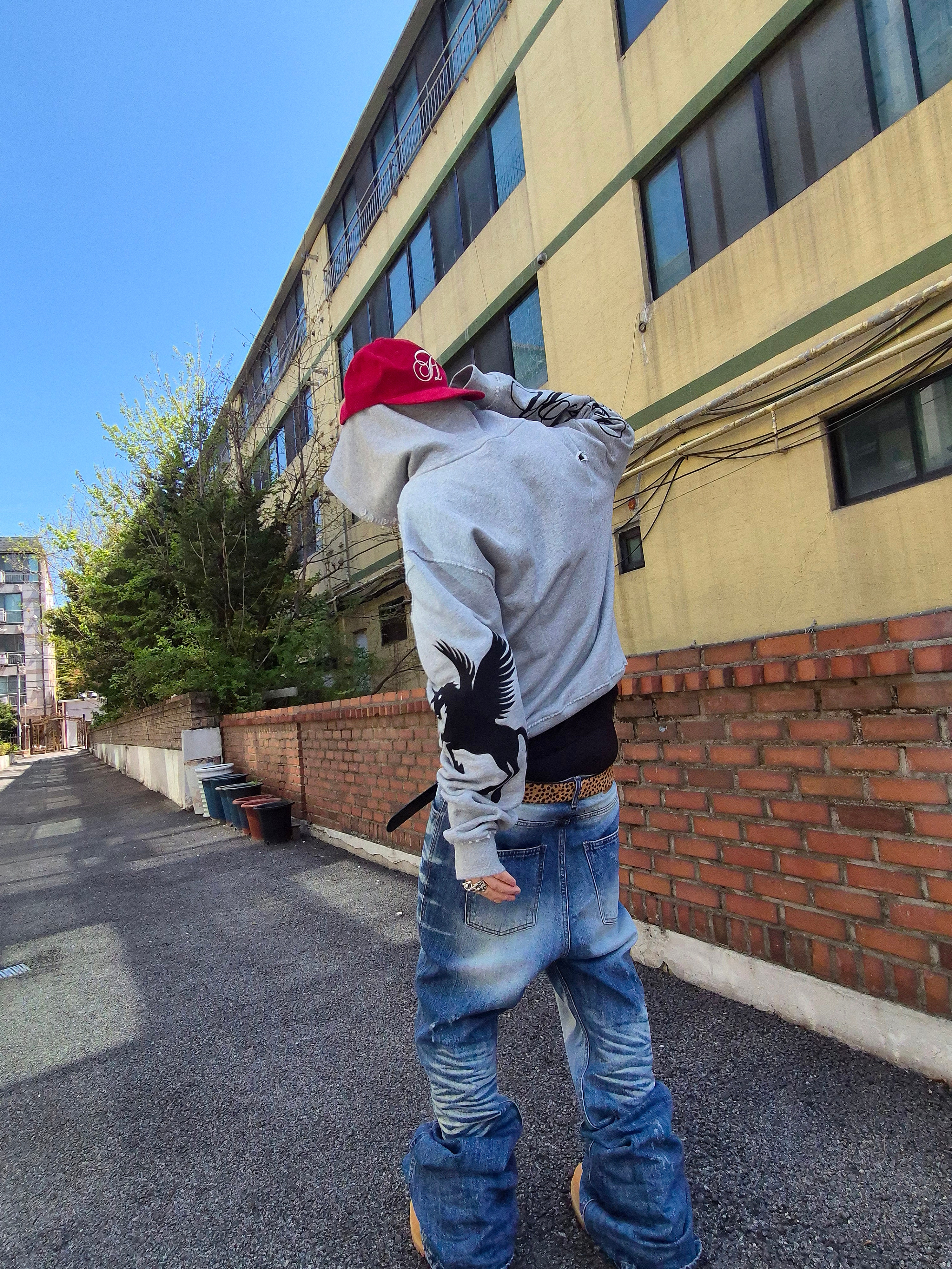 Hommless Corduroy H Logo 5 Panel Hat Red 착용 스타일 - 2
