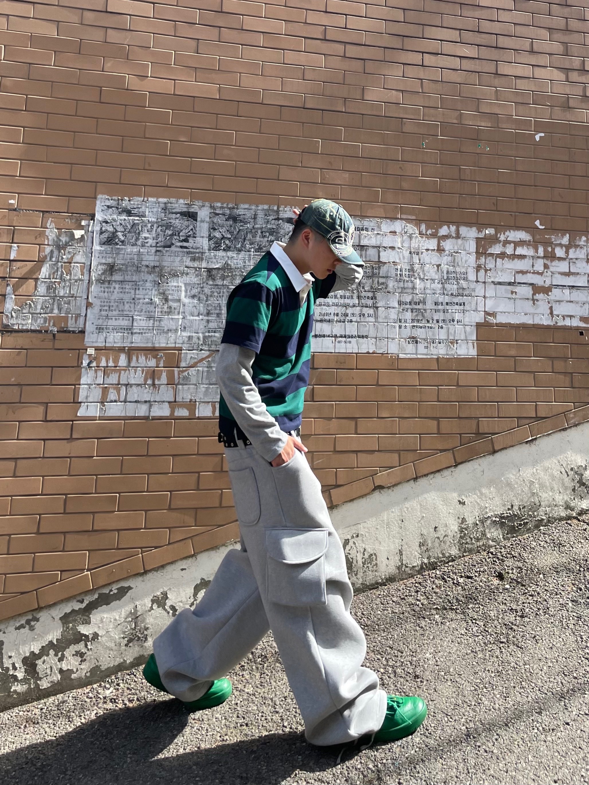 MJD X KOIN SEOUL Wide Cargo Sweat Pants, Nike x Ambush Air Force 1 Low SP Pine Green and Citron 착용 스타일 - 7