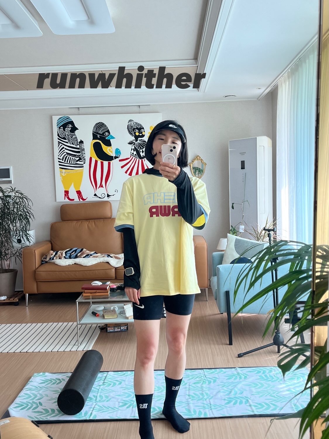 [KREAM 단독] runwhither Mesh Cap Ivory, [KREAM 단독] runwhither 3inch Shorts Brown 착용 스타일 - 4