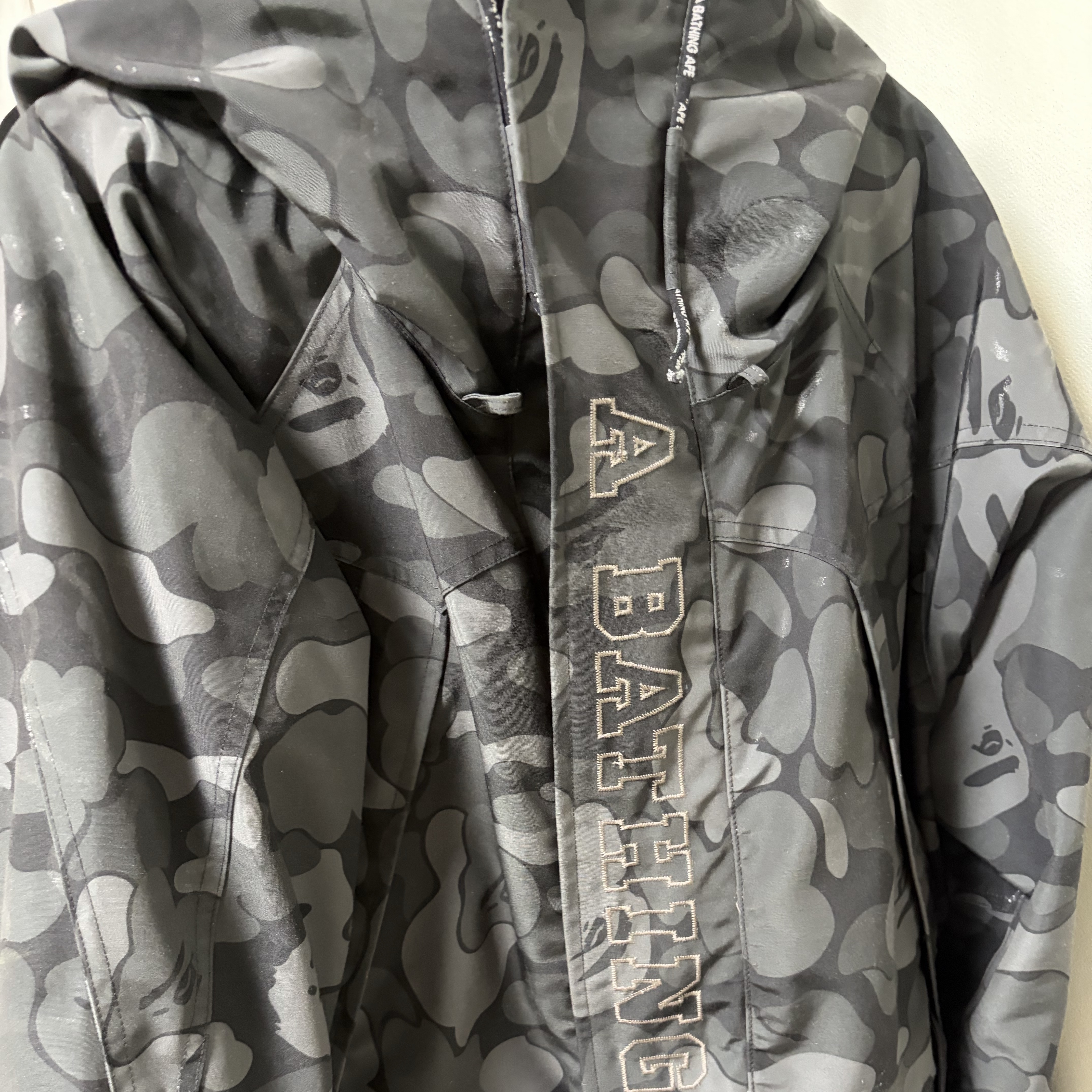BAPE Laminated Camo Snowboard Jacket Black 착용 스타일