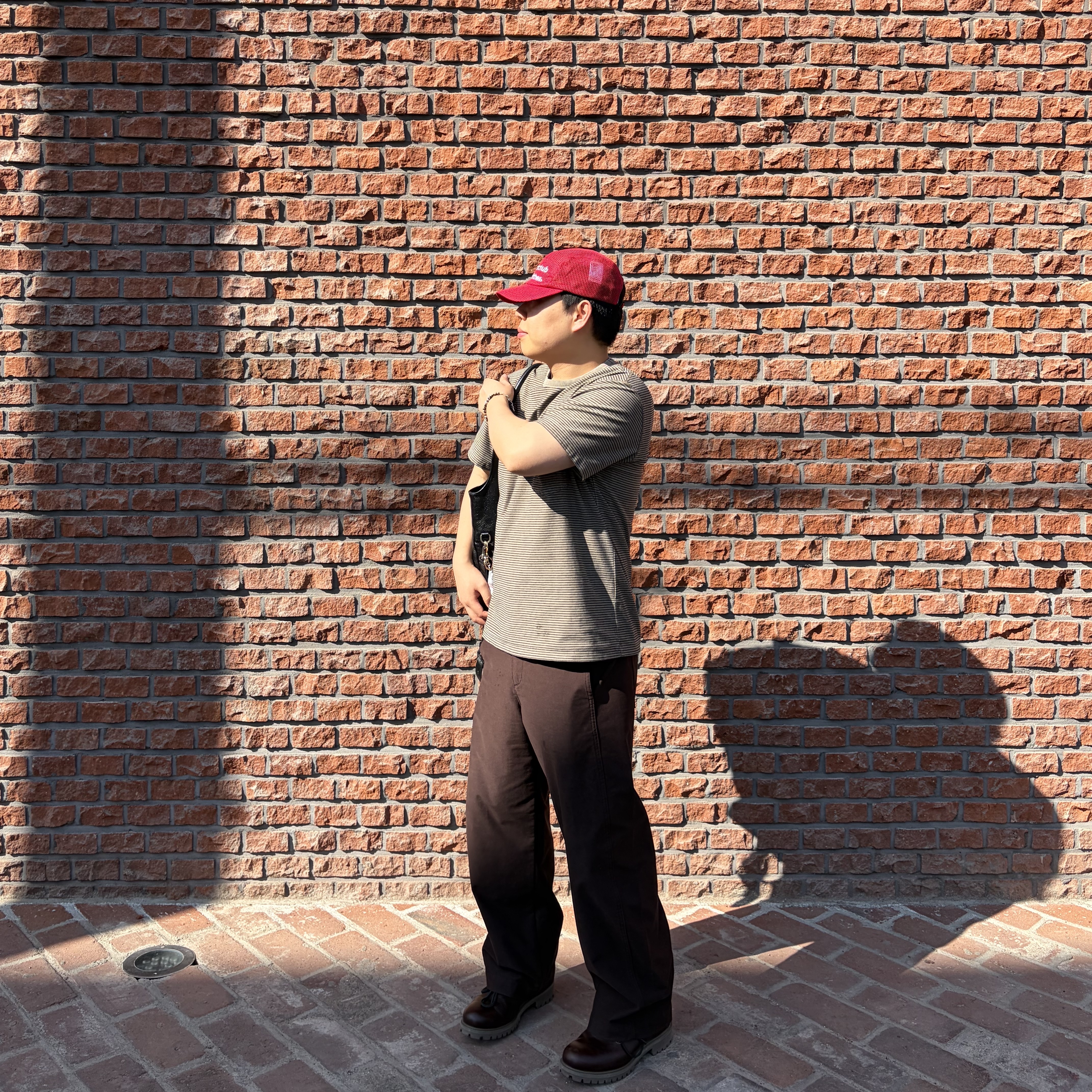 [KREAM 단독] runwhither Mesh Cap Red 착용 스타일 - 2