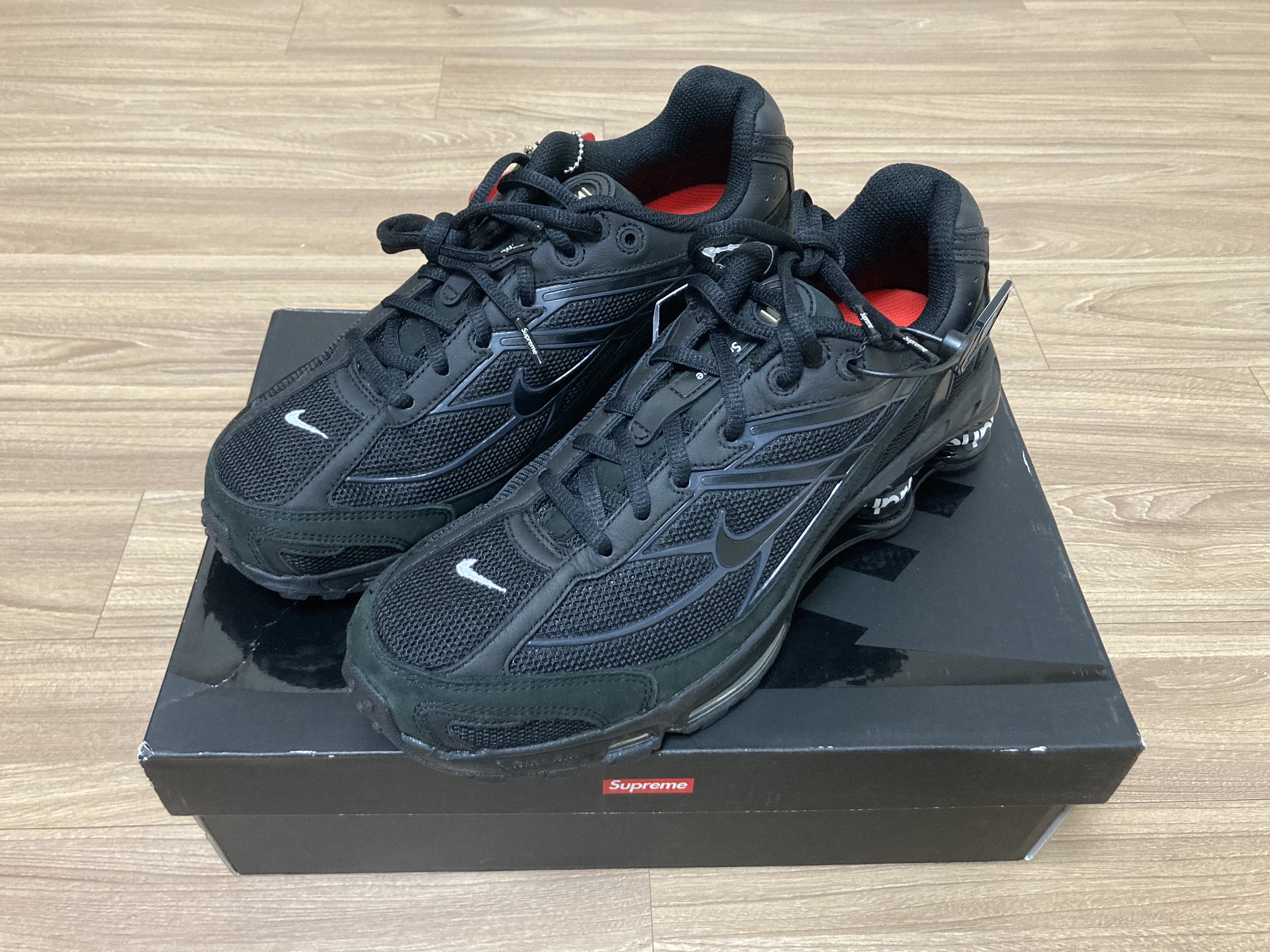 Nike x Supreme Shox Ride 2 SP Black 착용 스타일