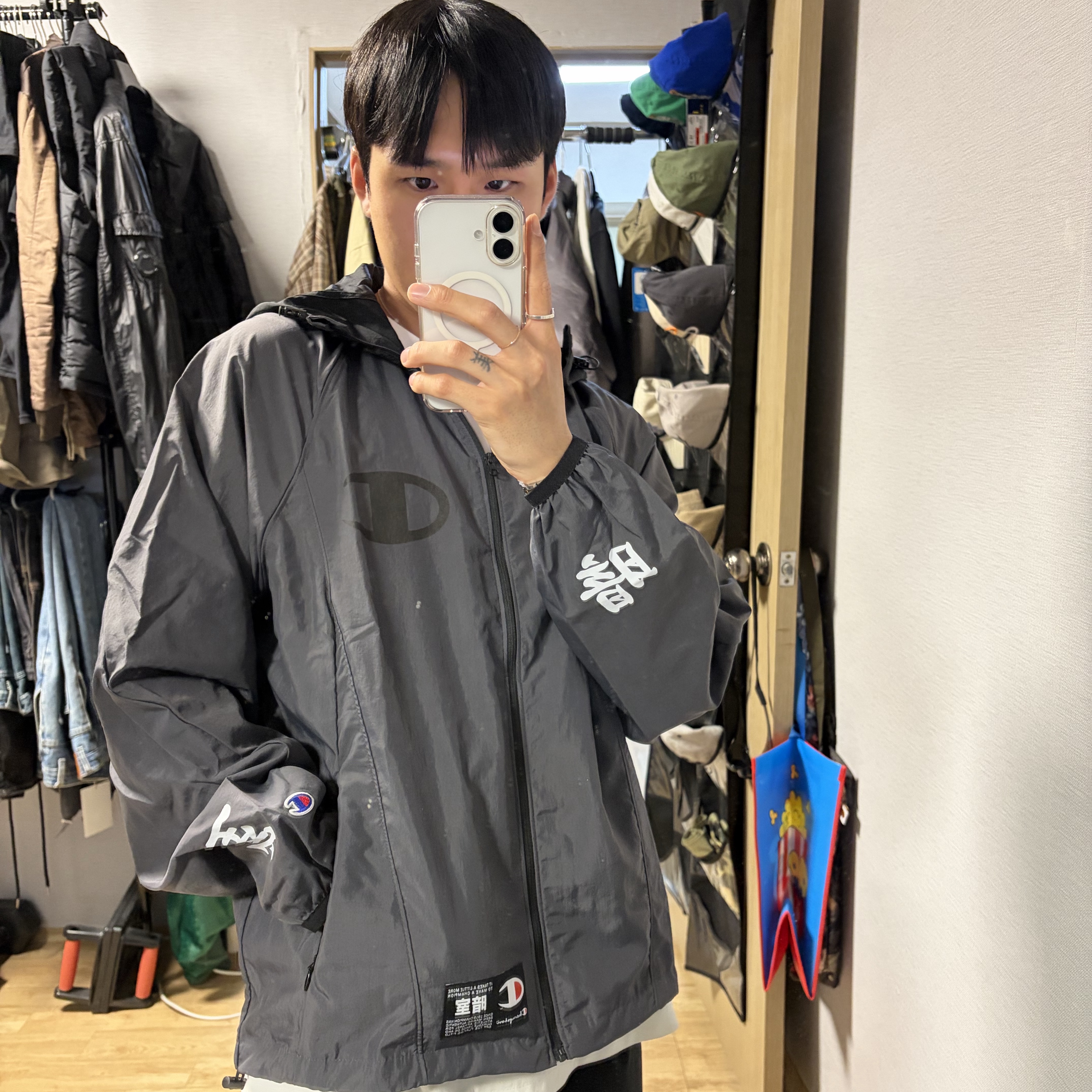 Champion x Darkr8m Studio Sheer Windbreaker Jacket Charcoal 착용 스타일