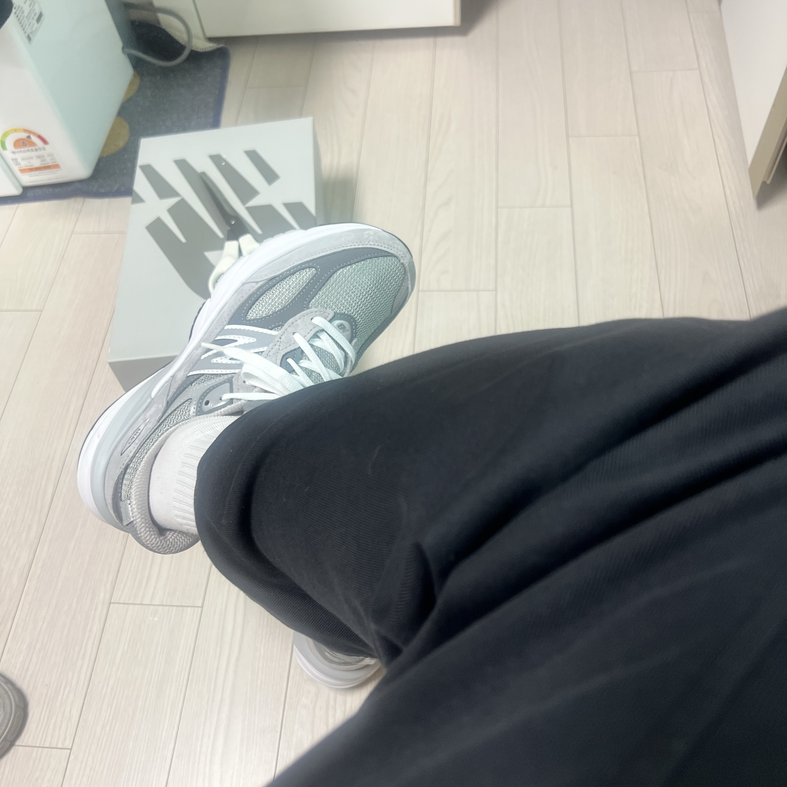 New Balance 990v6 Made in USA Grey - D Standard 착용 스타일
