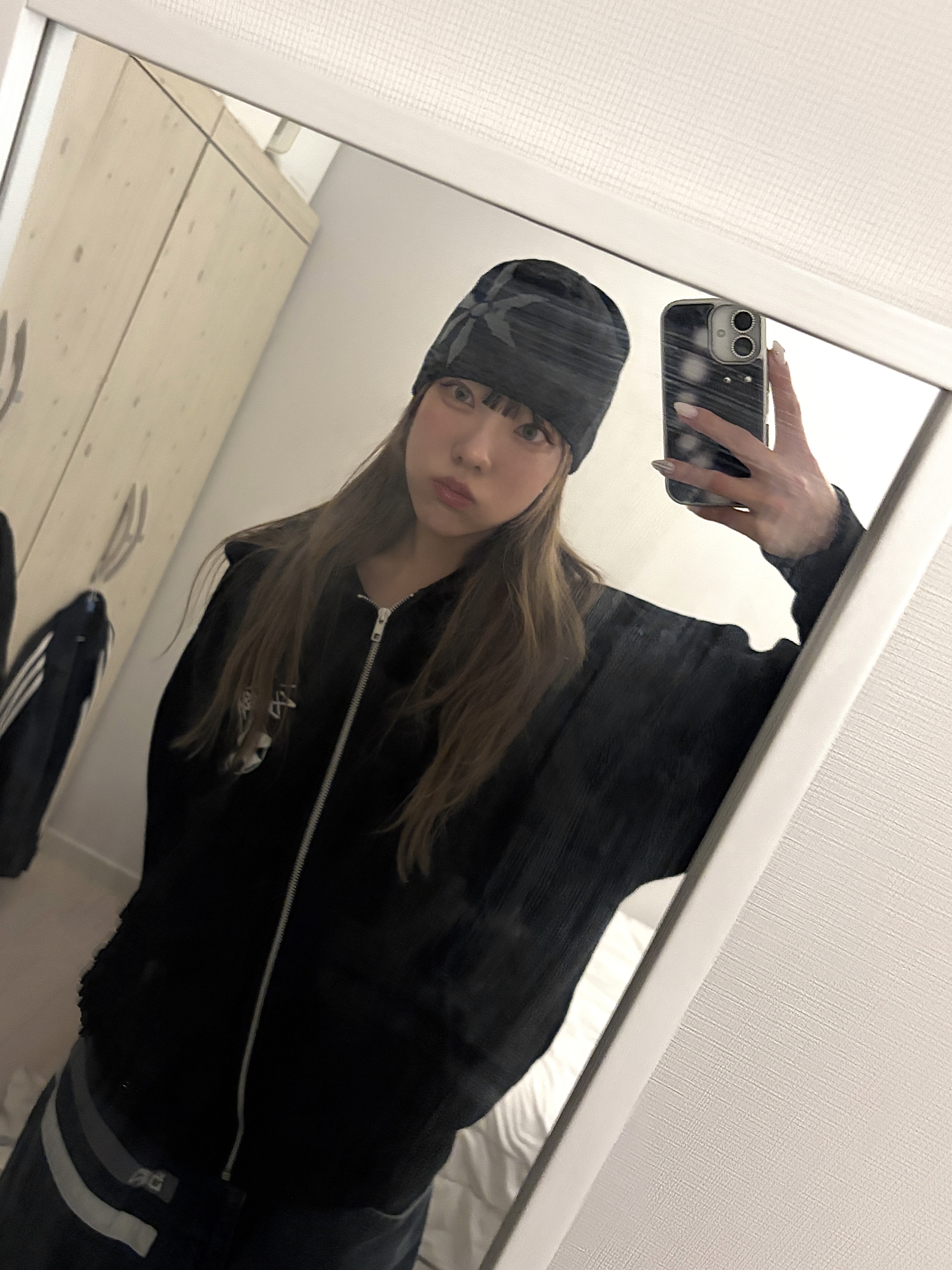 AX CONNECTION Compass Logo Beanie (Lightweight) 착용 스타일 - 2