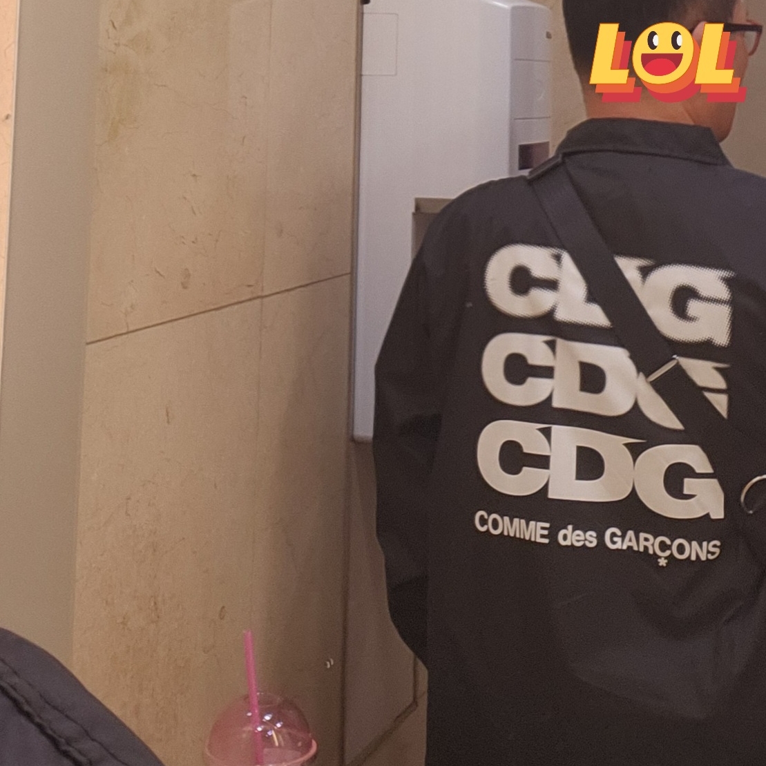 CDG Logo Coach Jacket Black 착용 스타일