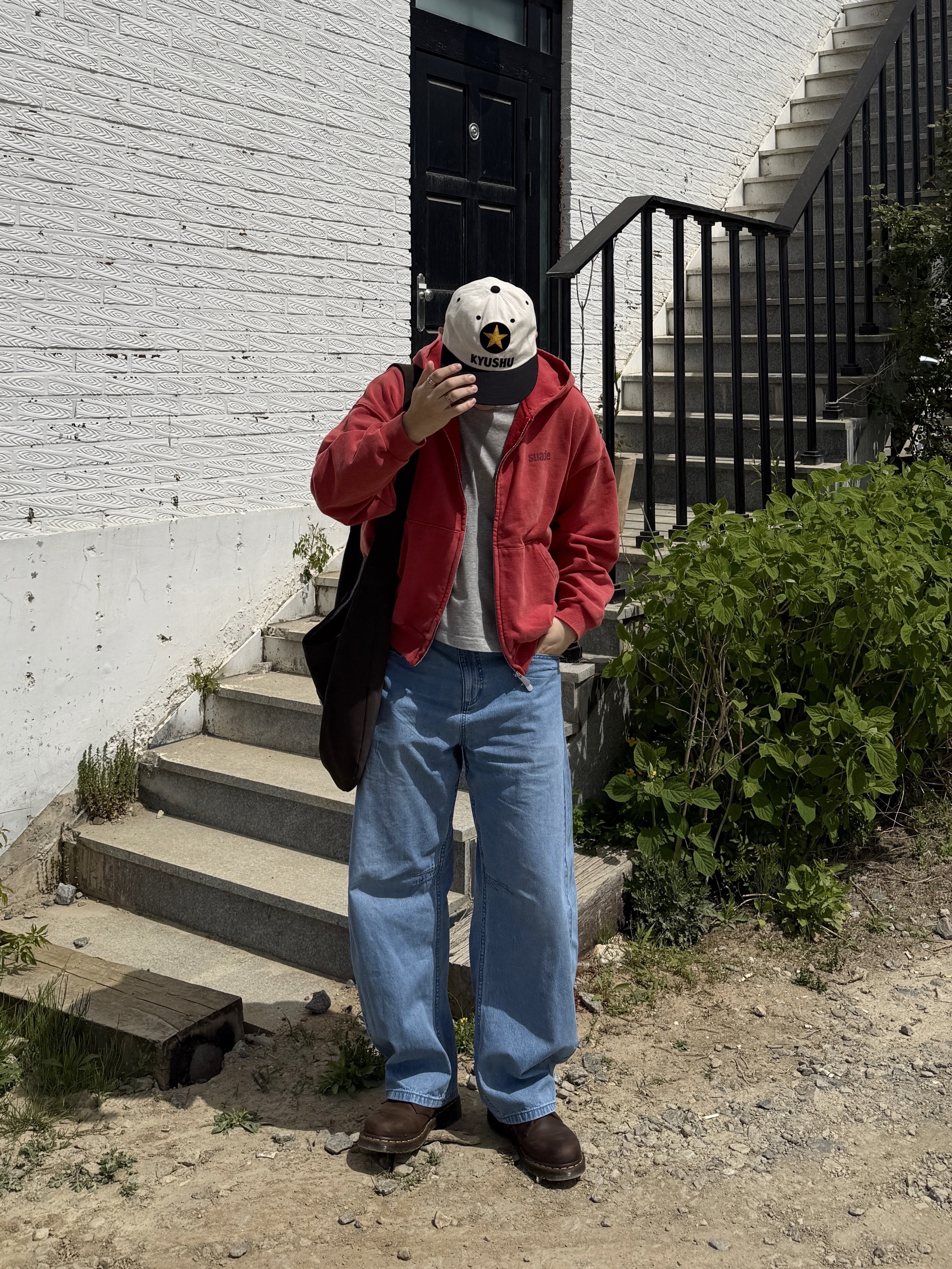 Suade Cropped Washed Hood Zip Up Red, Aoiro KYUSHU Star ビール Cap 착용 스타일 - 3