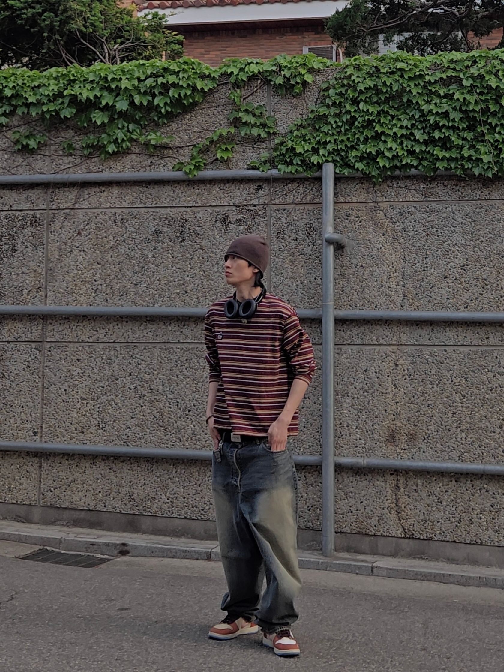 Stussy S Knit Skullcap Brown, Bose QC Ultra Headphones 2nd Gen Triple Black (Korean Ver.) 착용 스타일 - 2