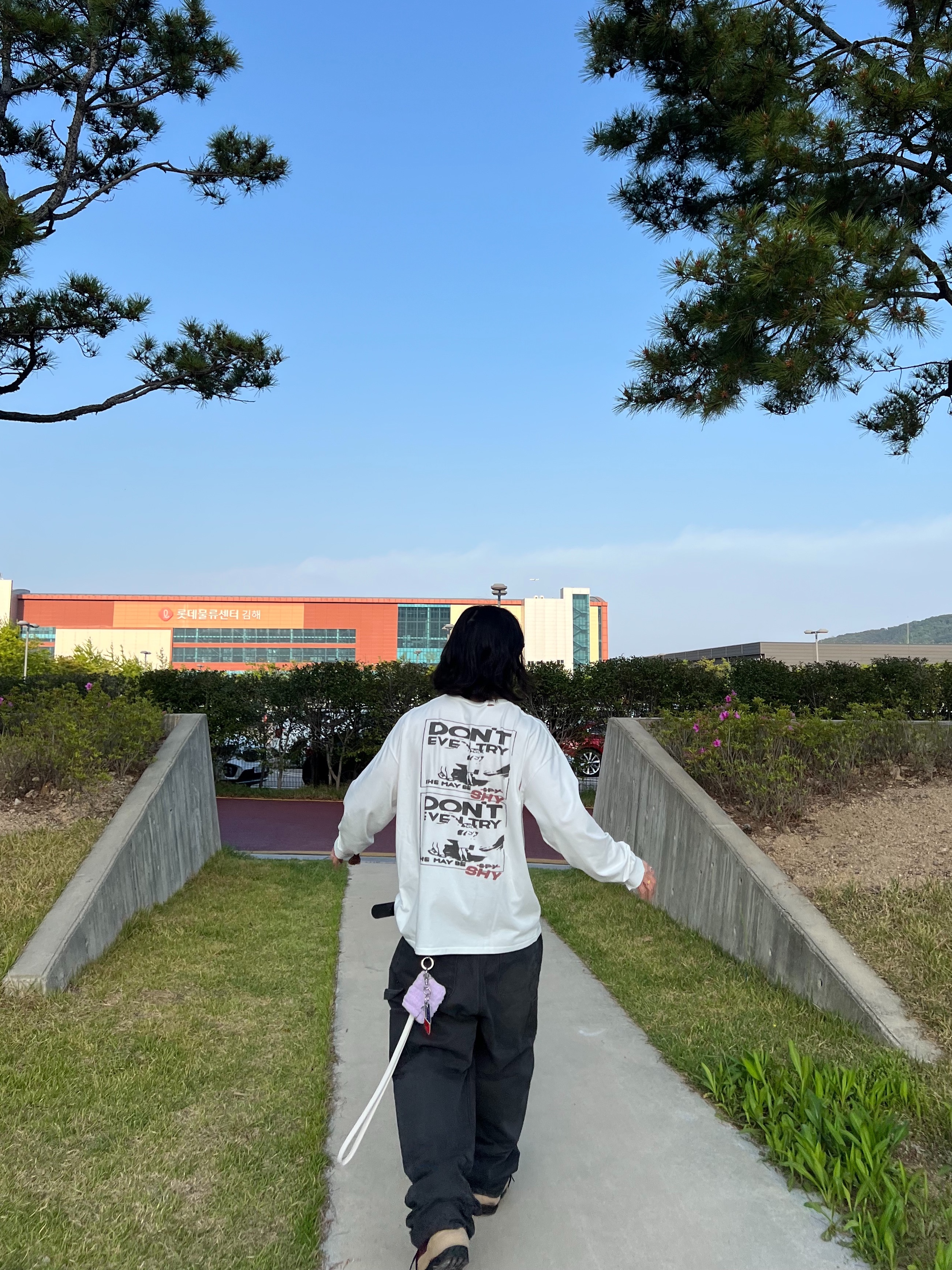 qAp 5-1 Long Sleeve T-Shirt Cream, Nike x Sacai Magmascape SP Pecan 착용 스타일 - 8