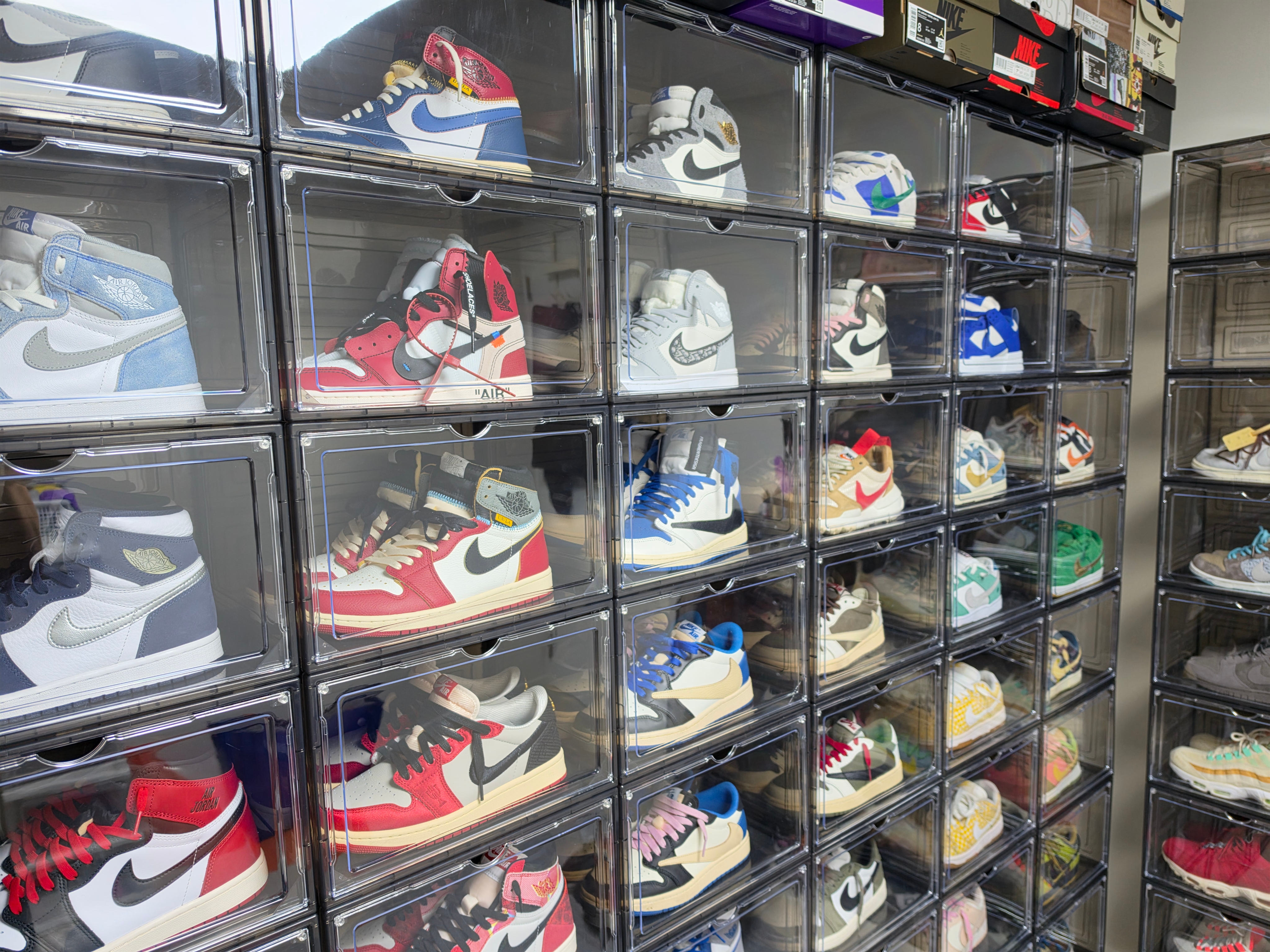 Jordan 1 x Off-White Retro High Chicago The Ten, Jordan 1 x Union Retro High Blue Toe 착용 스타일