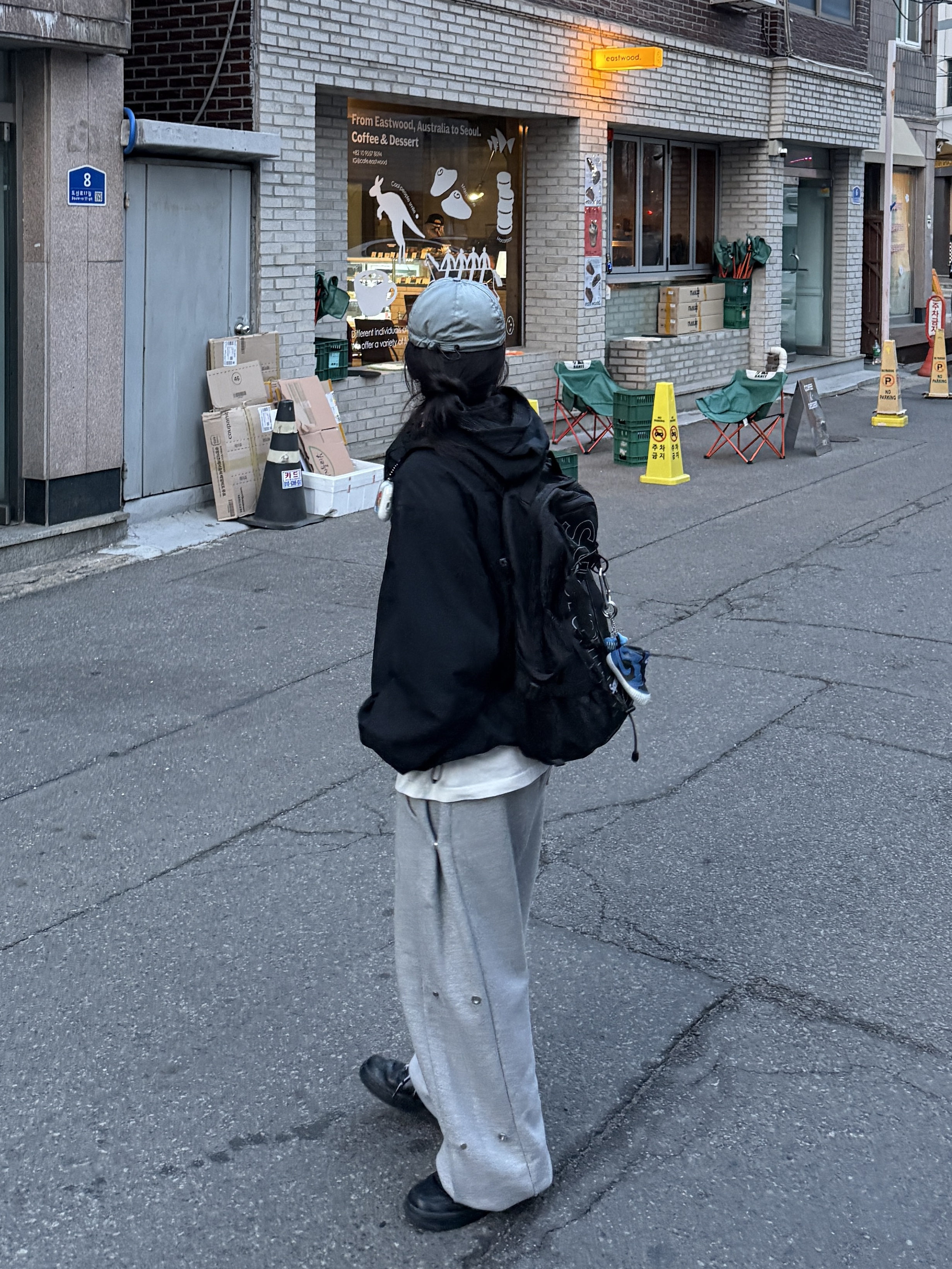 MJD Side Snap Wide C/P Heavy Sweat Pants Melange Grey, Stone Island 9100011 Nylon Metal in Econyl Baseball Cap with Drawcord Compass Embroidery Sky Blue - 25FW 착용 스타일 - 4