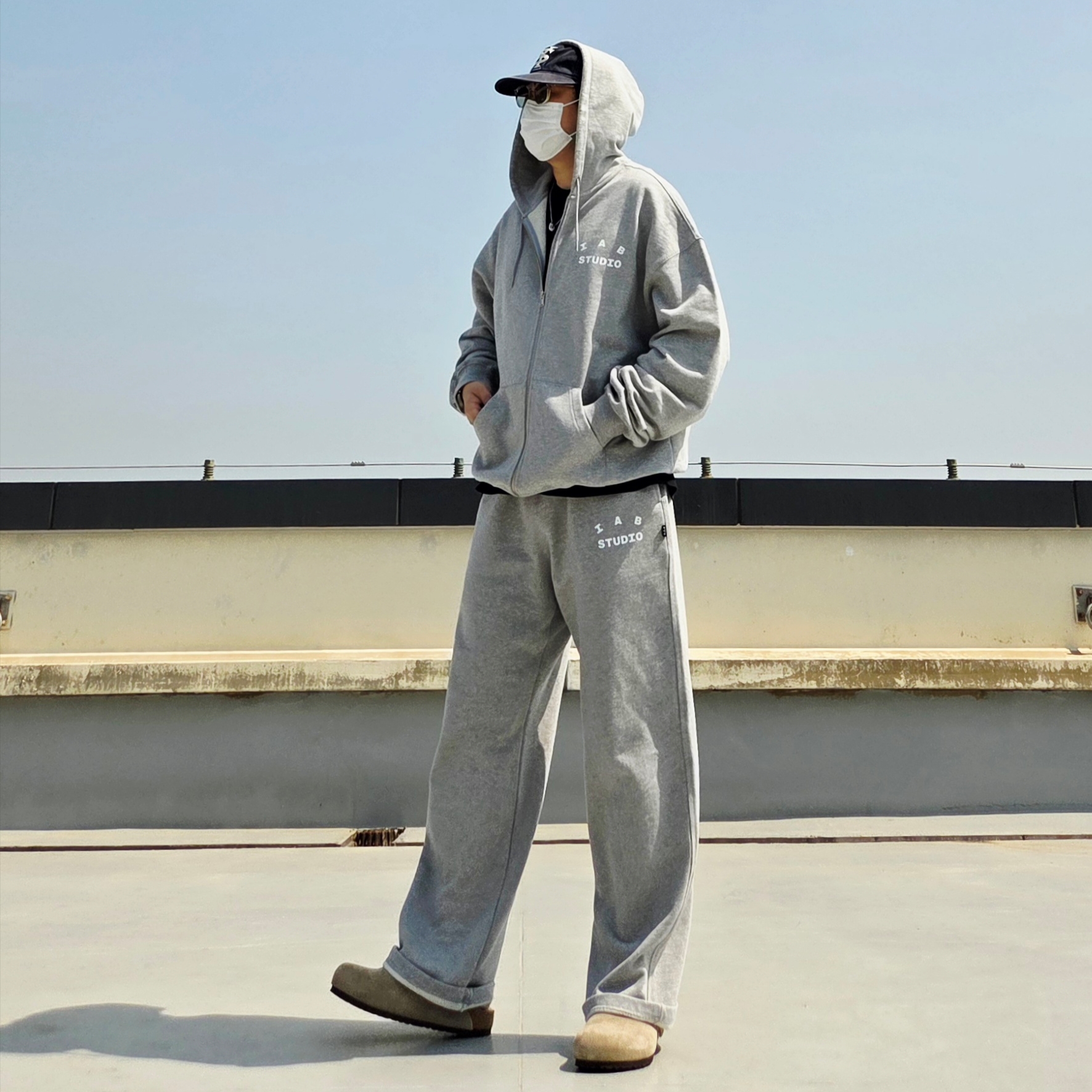 IAB Studio Zip-Up Hoodie Melange Gray - 26SS, IAB Studio IAB Sweatpants Melange Gray 착용 스타일 - 1