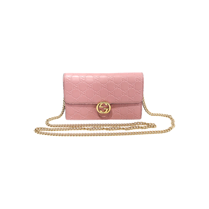 ITN4WLBLQF3A Gucci 409340 Pink Shimmer Leather Signature Chain WOC Clutch Crossbody Bag