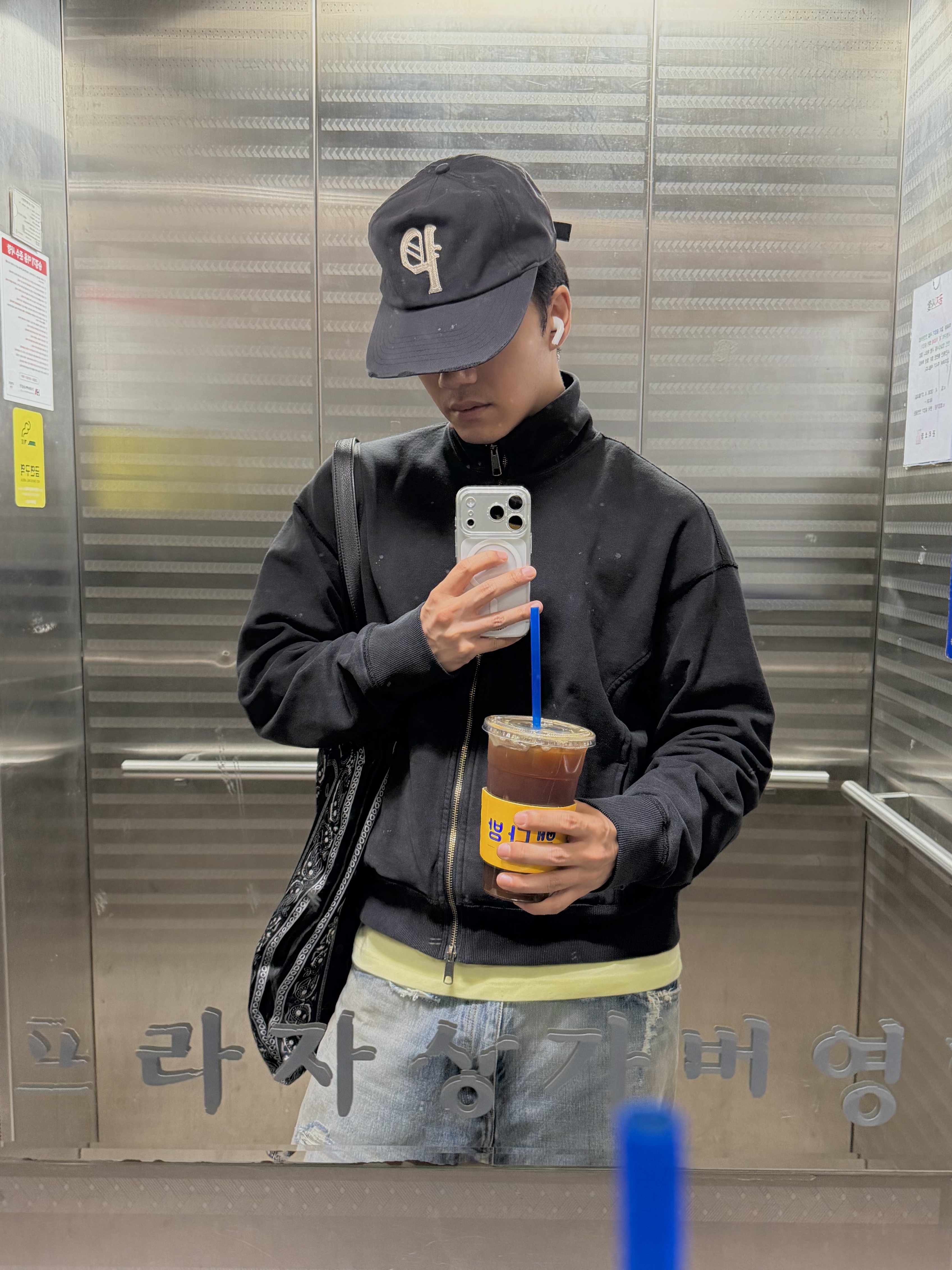[KREAM 단독] Partimento Reworks Distress Old P Ball Cap VTG Black, [KREAM 단독] Partimento Reworks Stand Collar Sweat Zip-up VTG Black 착용 스타일 - 3