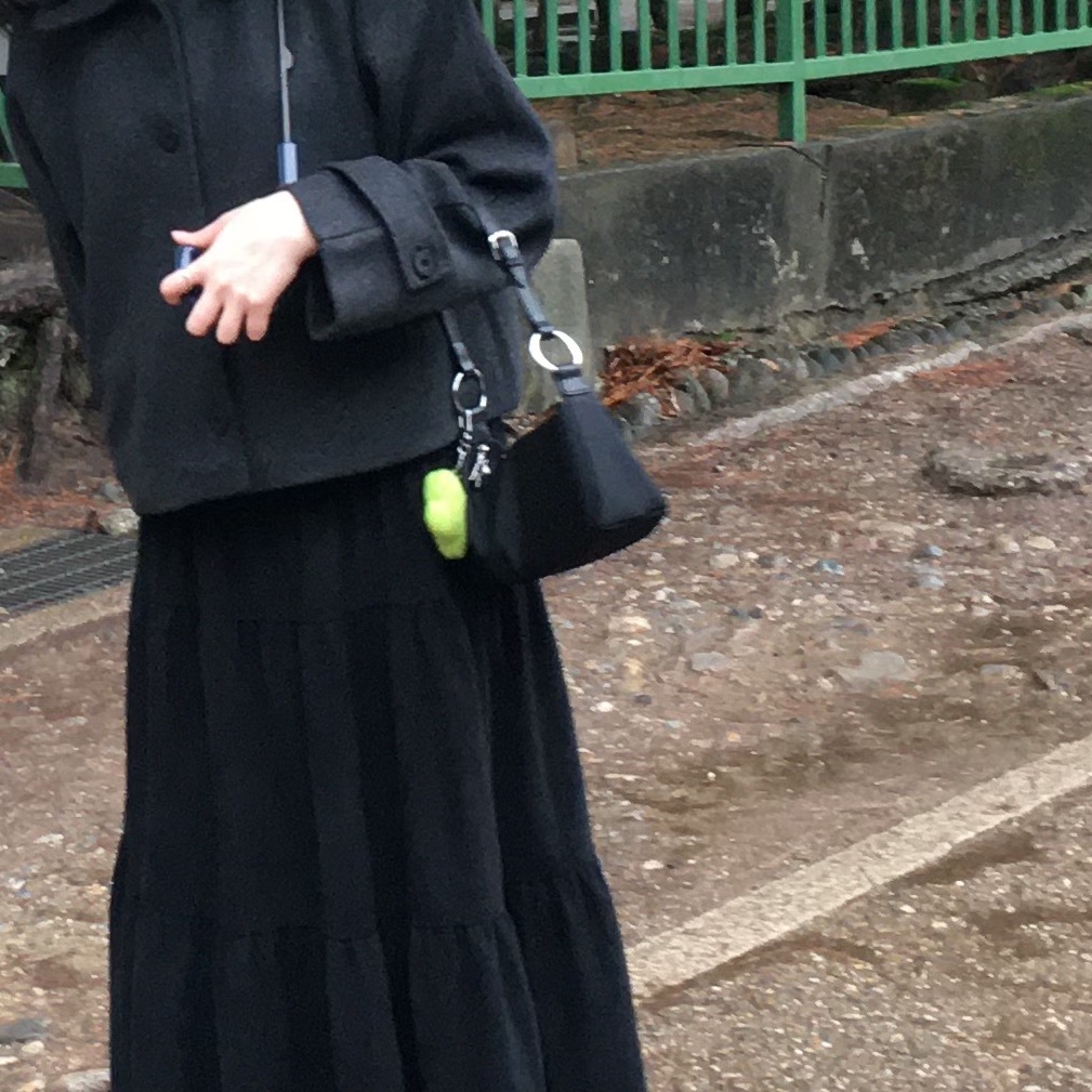 Threetimes Ring Bag Black 착용 스타일