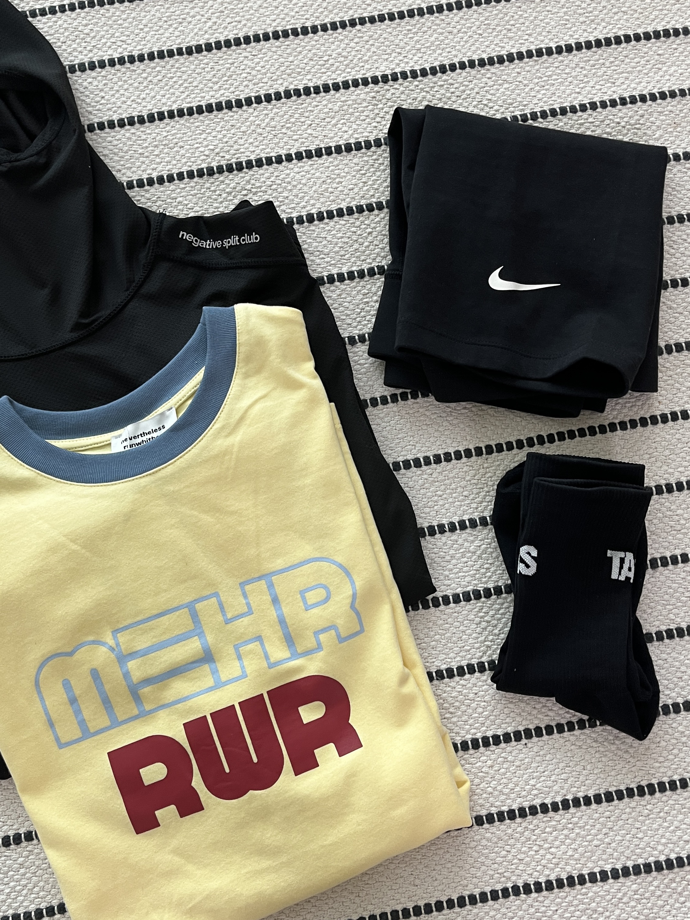 [KREAM 단독] runwhither Mesh Cap Ivory, [KREAM 단독] runwhither 3inch Shorts Brown 착용 스타일 - 5