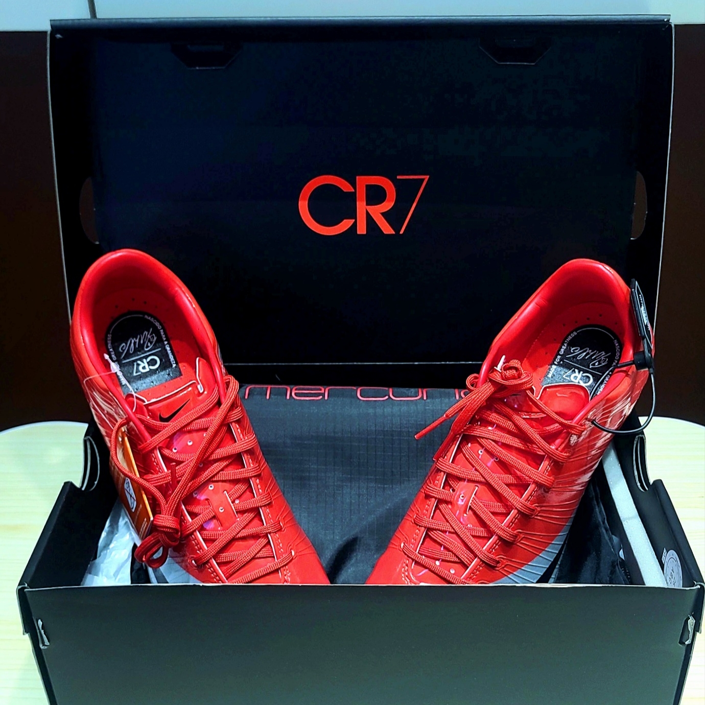 Nike Mercurial Superfly RGN FG SE Max Orange Metallic Silver 착용 스타일