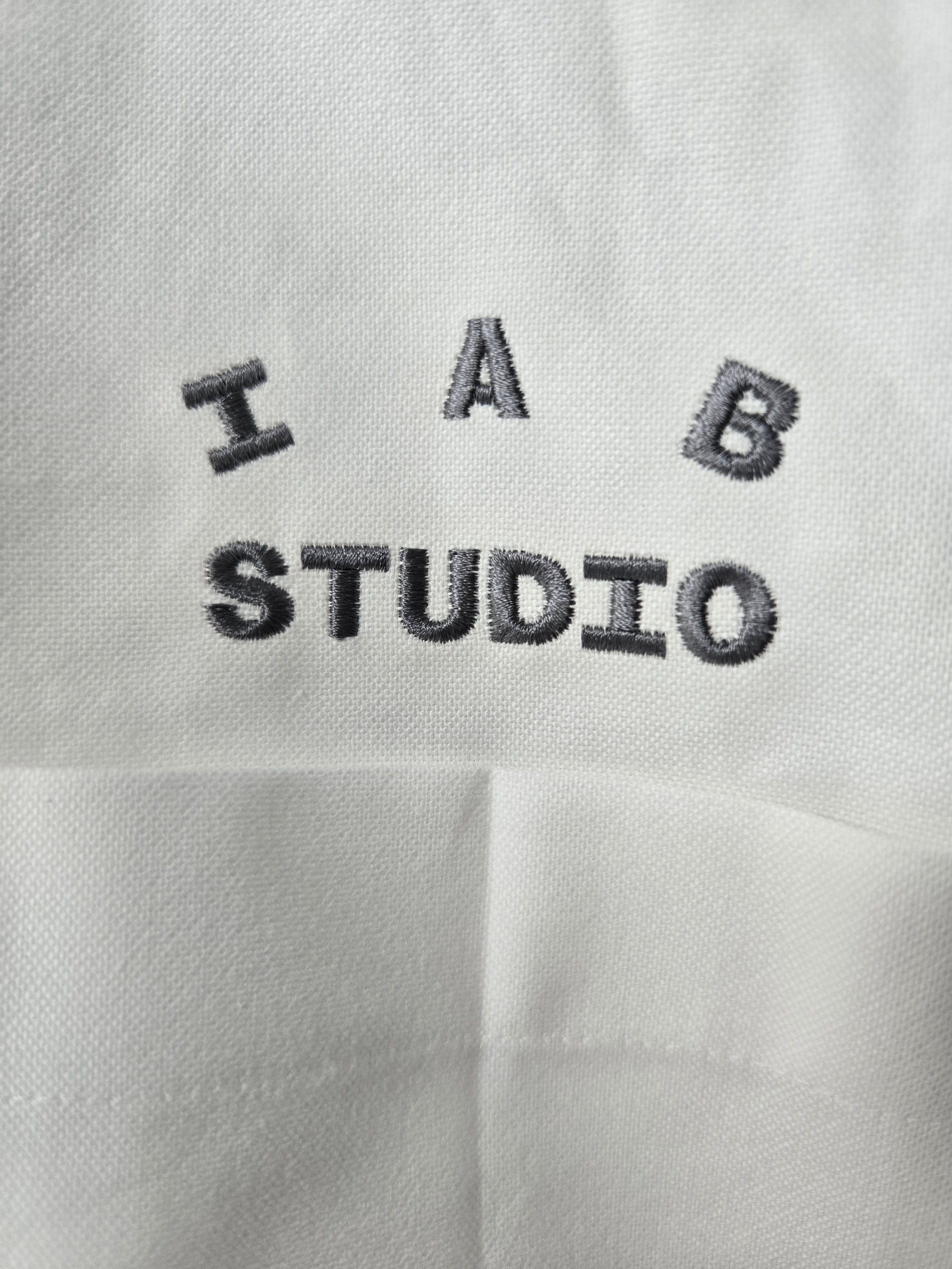 IAB Studio IAB Shirt White 착용 스타일 - 4