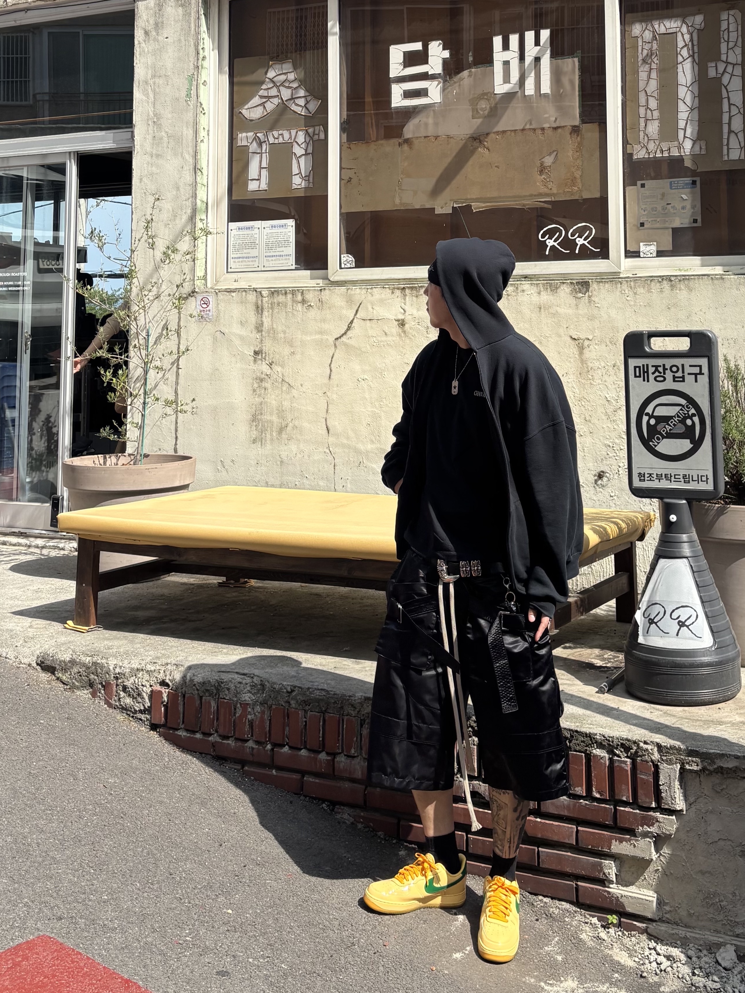 Nike Air Force 1 '07 Low White, Arc'teryx Rho Toque Black 착용 스타일 - 1