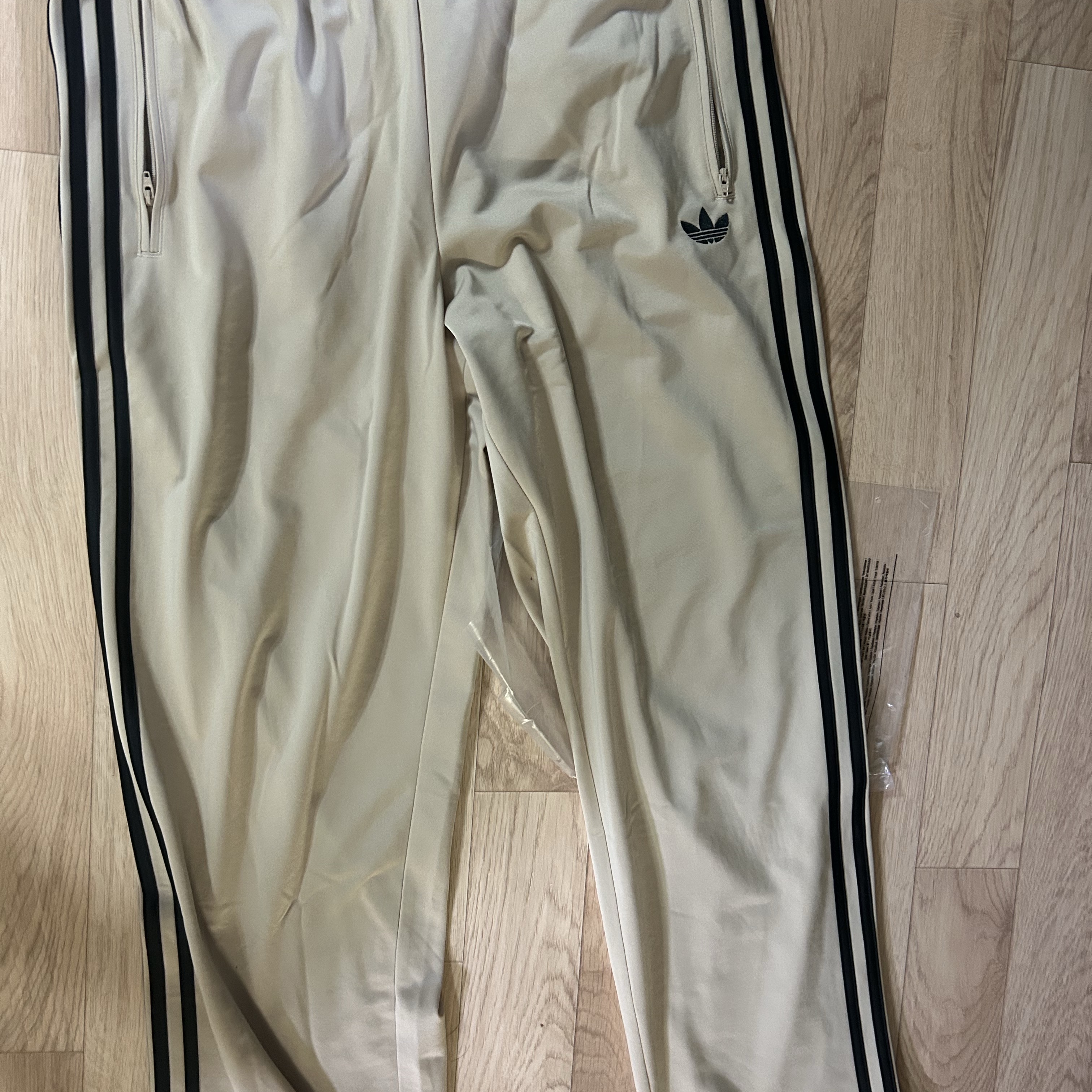 Adidas Firebird Track Pants Stone Khaki - KR Sizing 착용 스타일 - 1