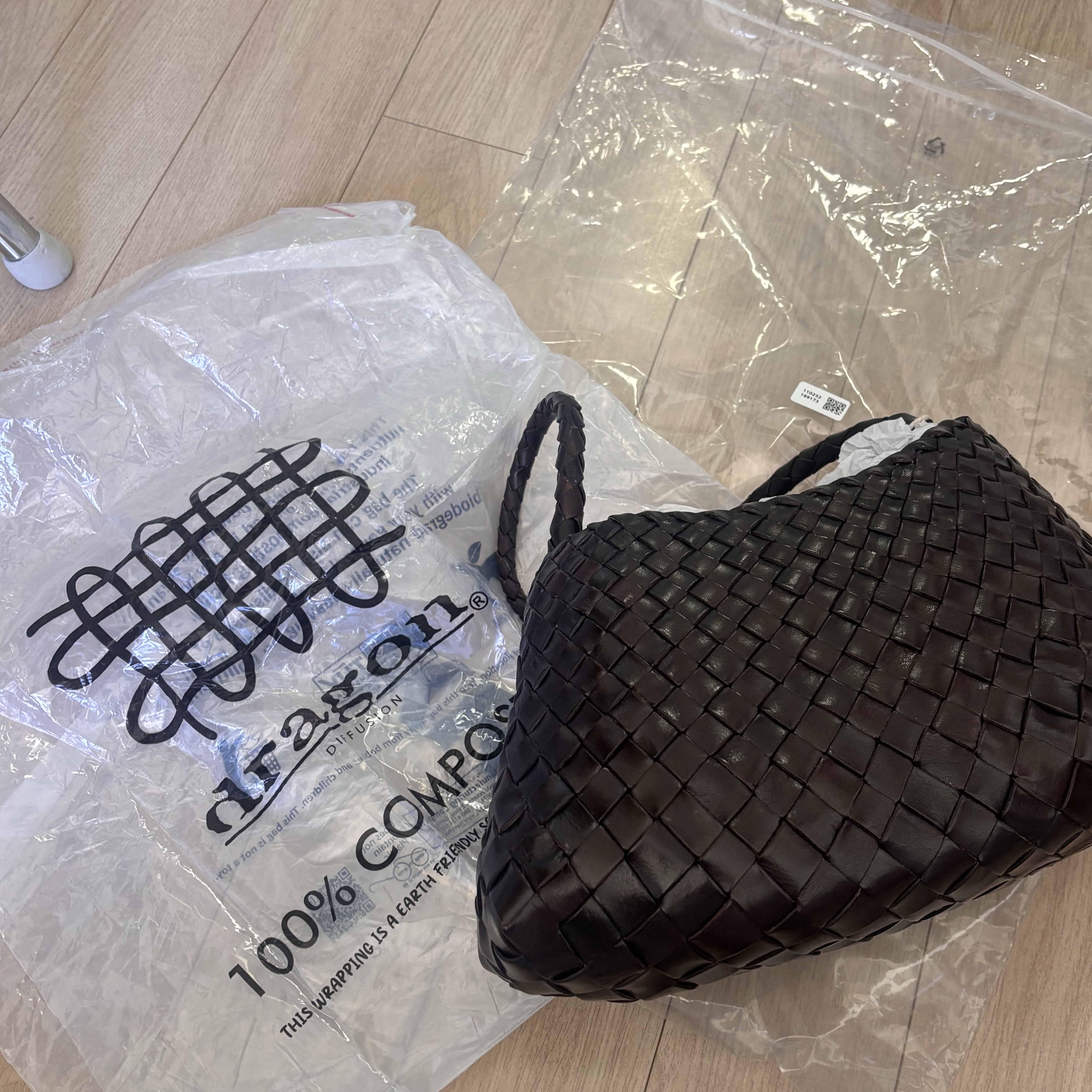 Dragon Diffusion Rosanna Dark Brown 착용 스타일