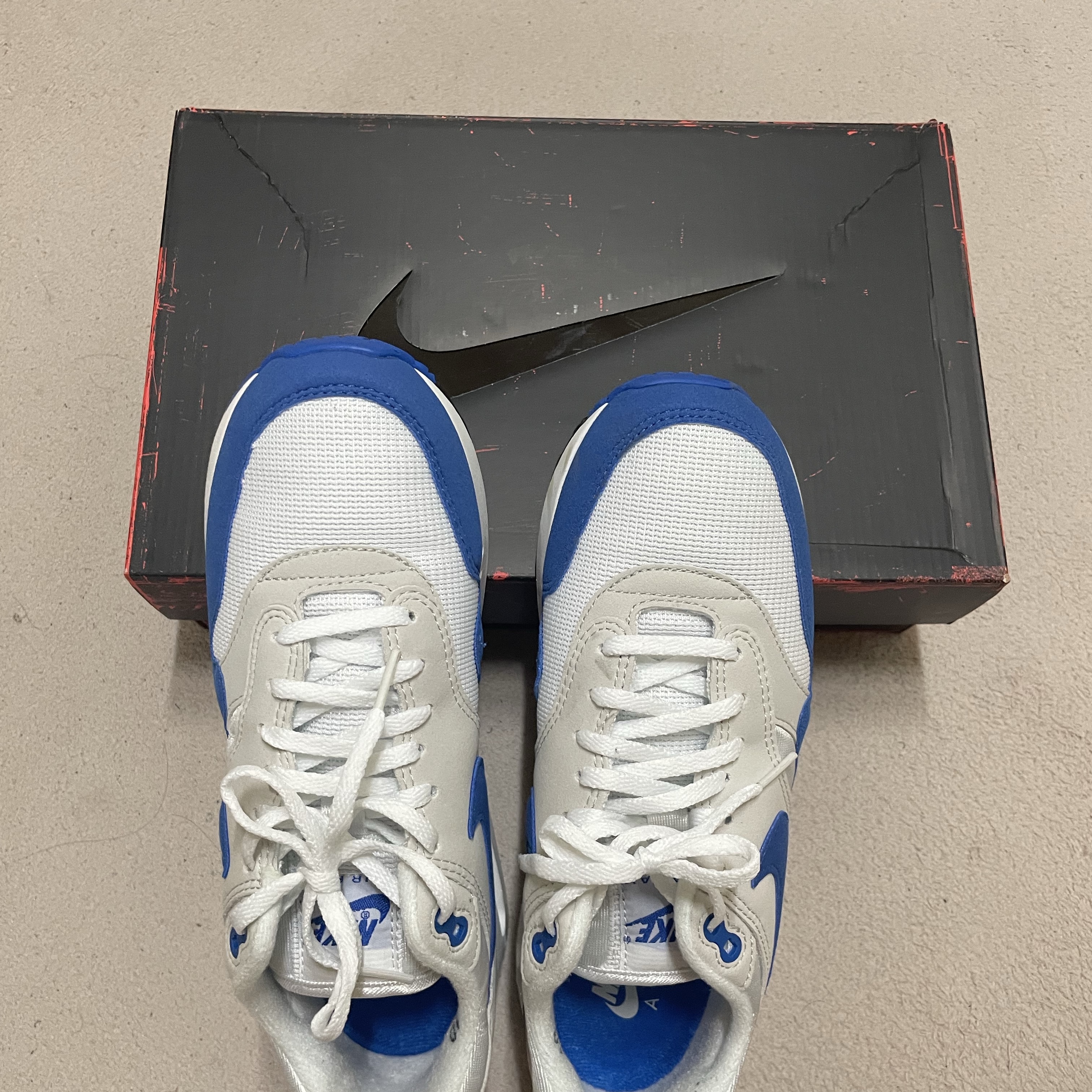 (W) Nike Air Max 1 '86 OG Royal Blue, Nike Air Max 1 '86 Original Golf White University Red 착용 스타일 - 1