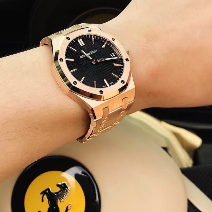 Audemars Piguet Royal Oak Selfwinding 41mm Pink Gold Bracelet Black 착용 스타일