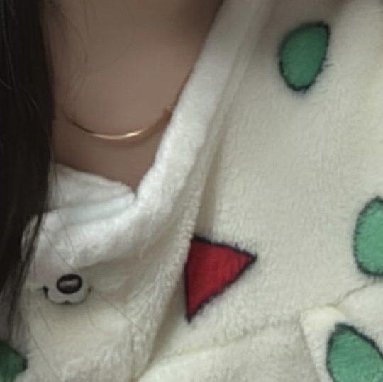 Tiffany & Co. Tiffany T Smile Pendant Small Yellow Gold, Apple Airpods 4th Gen (Korean Ver.) 착용 스타일 - 1