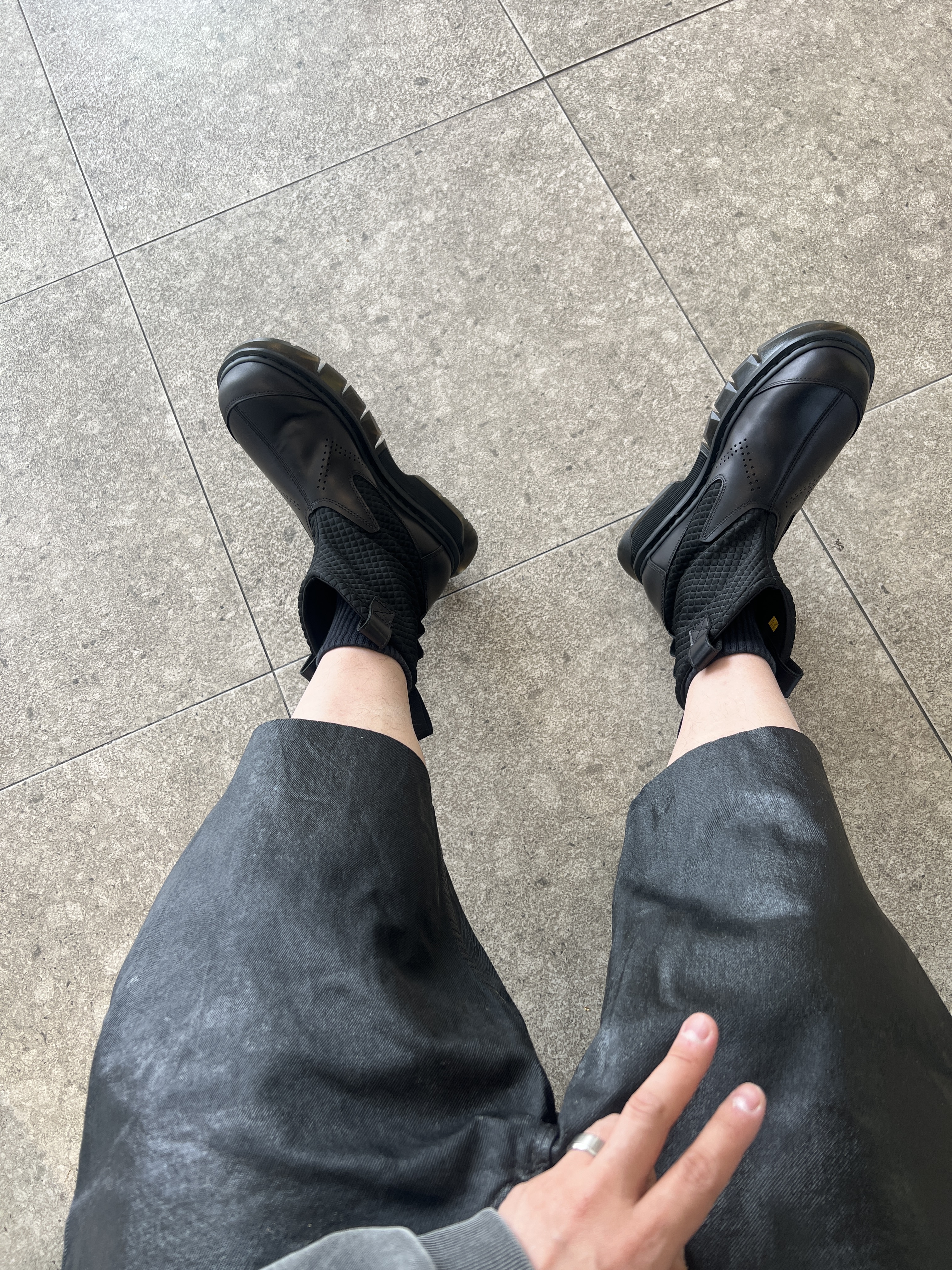 Dr. Martens Qubist Rigger Boots Black ์ฐฉ์ฉ ์คํ์ผ - 3