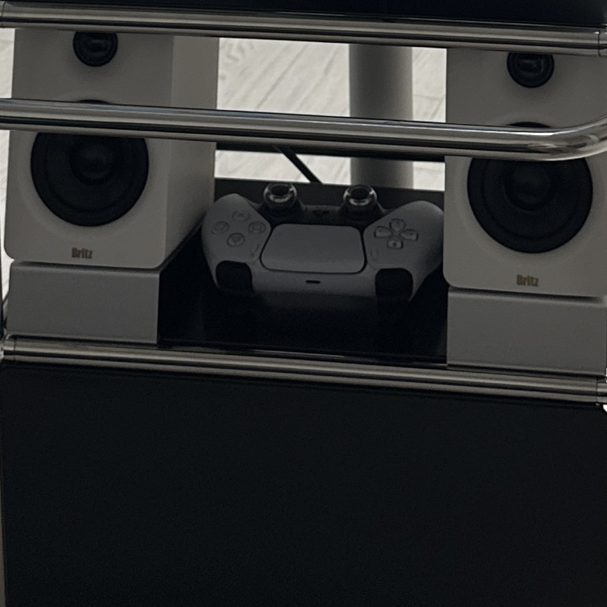 Britz BR-Monitor6 Bluetooth Studio Monitor Speaker White 착용 스타일