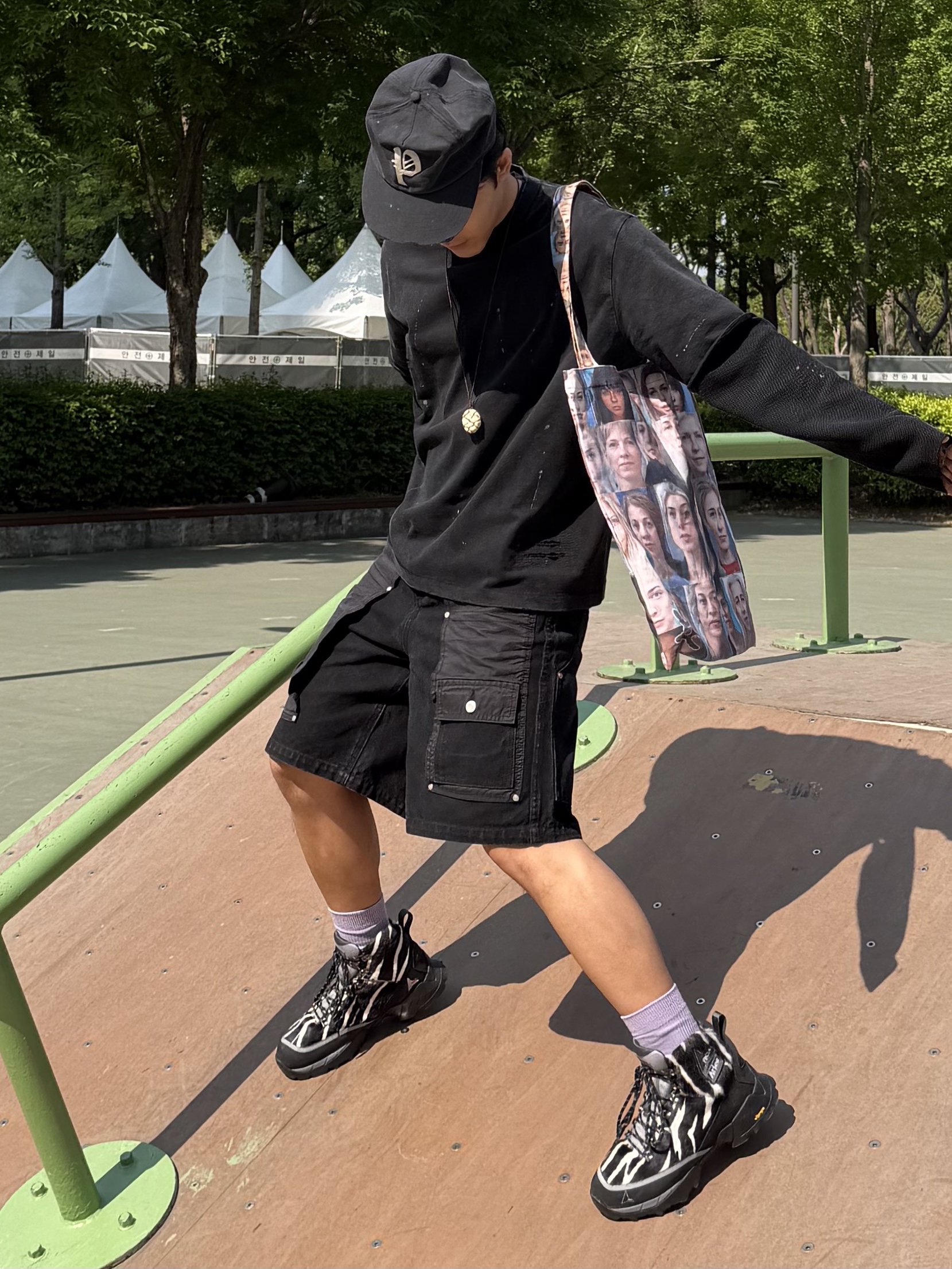 [KREAM 단독] Partimento Reworks Distress Old P Ball Cap VTG Black, [KREAM 단독] Partimento Reworks Cut-off Waffle Layered L/S VTG Black 착용 스타일 - 1