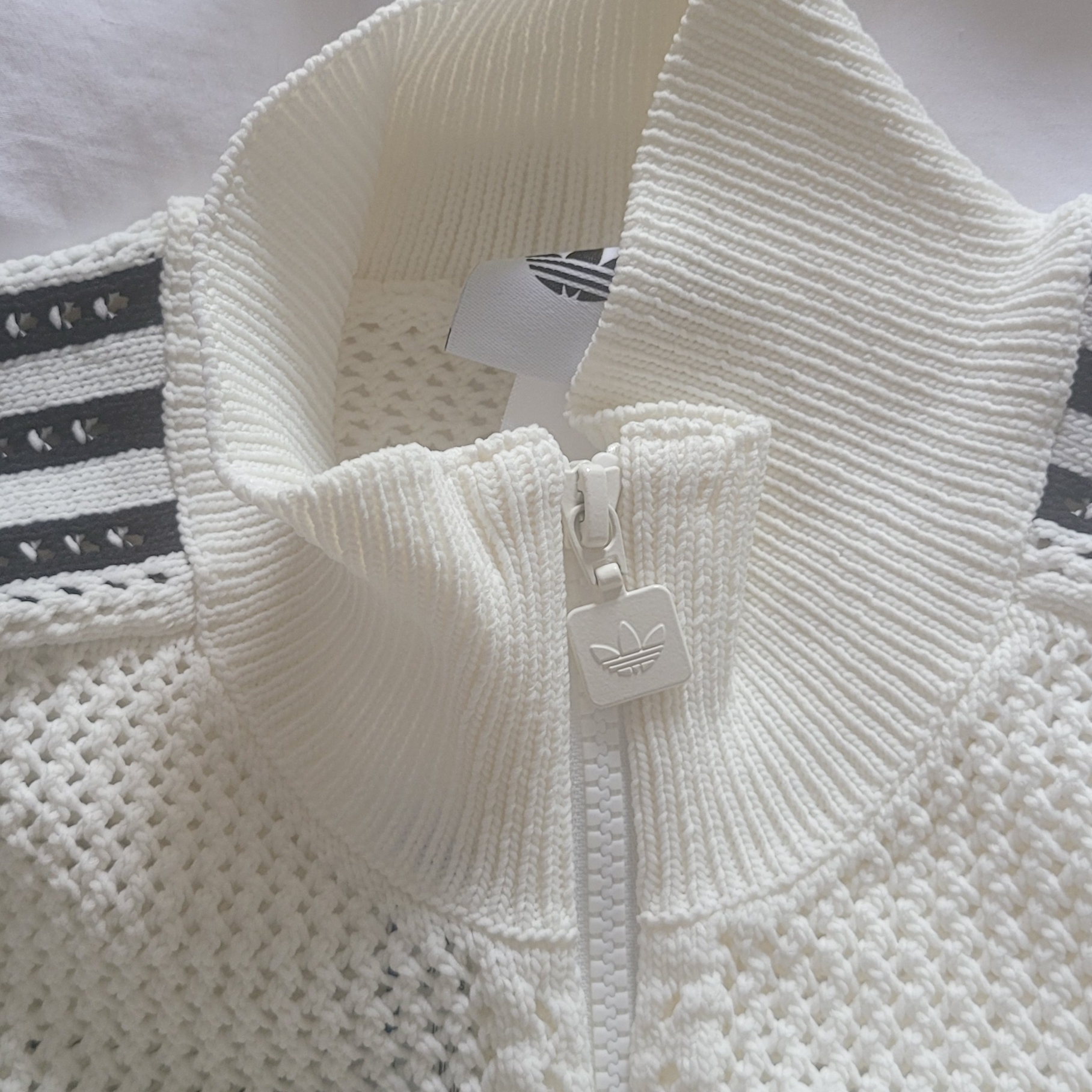 (W) Adidas Knitted Crochet Firebird Track Top Off White - KR Sizing 착용 스타일 - 2