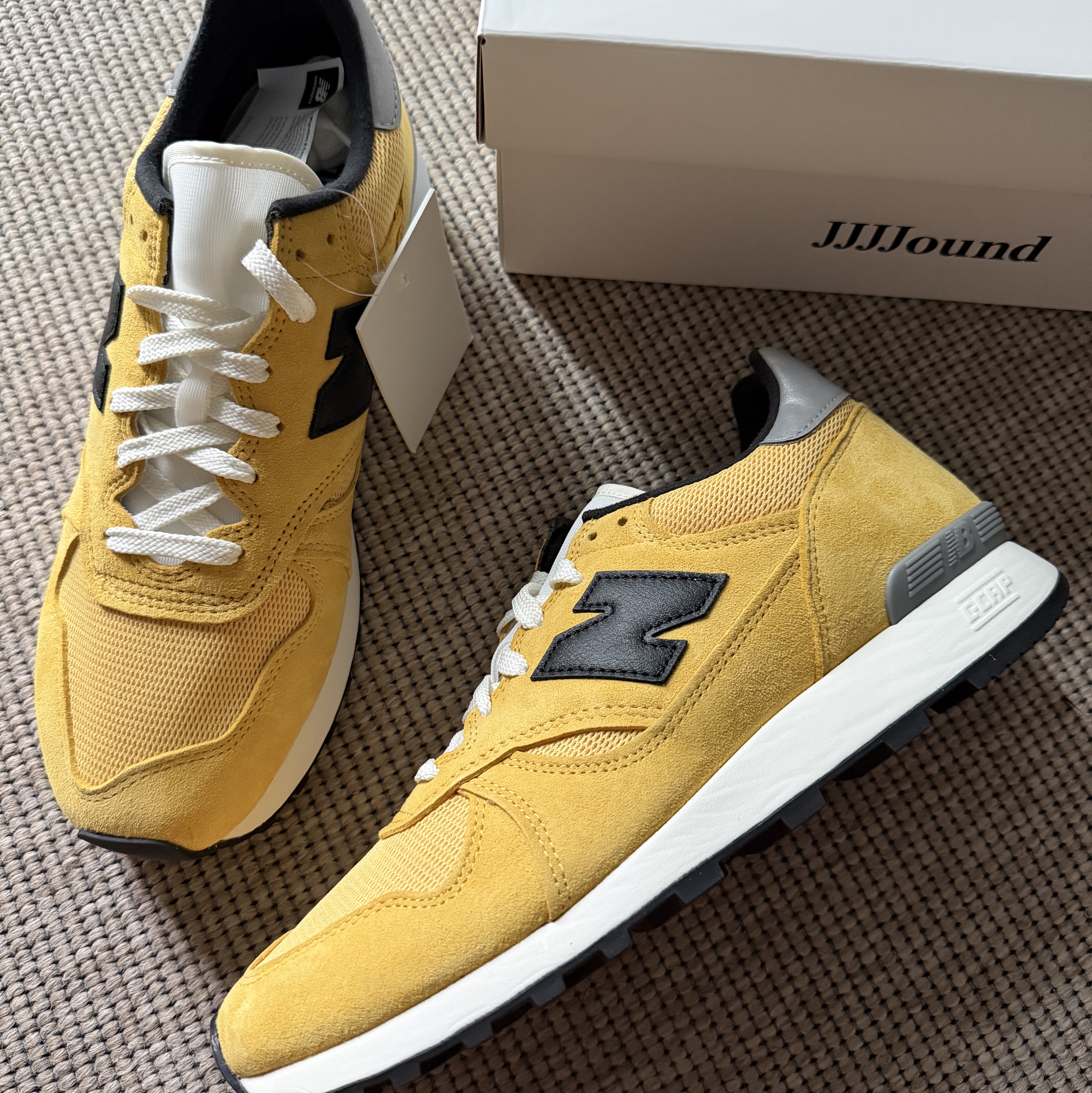 New Balance x JJJJound 475 Yellow White 착용 스타일