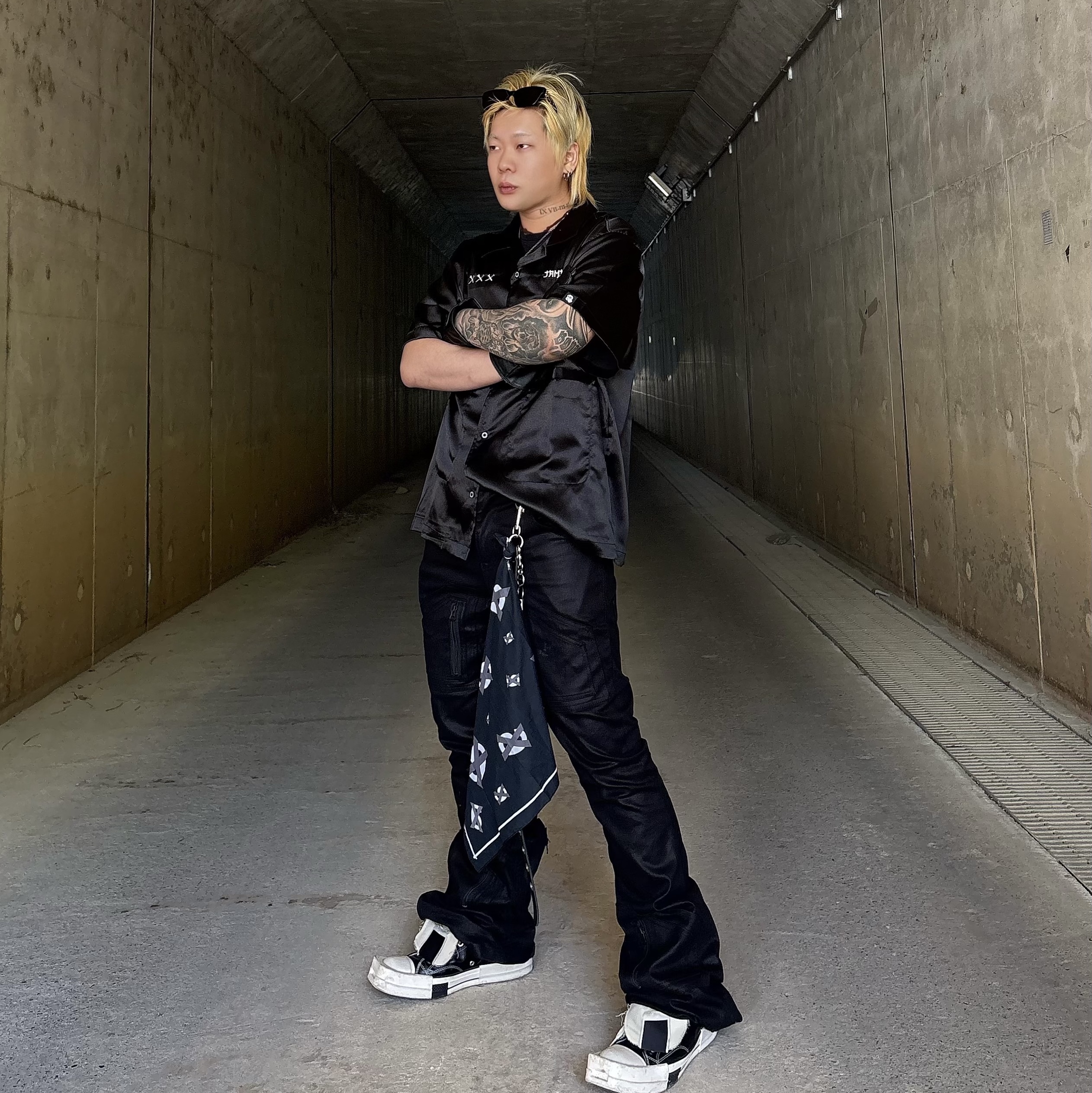 Converse x Drkshdw Turbodrk Chuck 70 Hi Black Lacquered Denim 착용 스타일 - 2