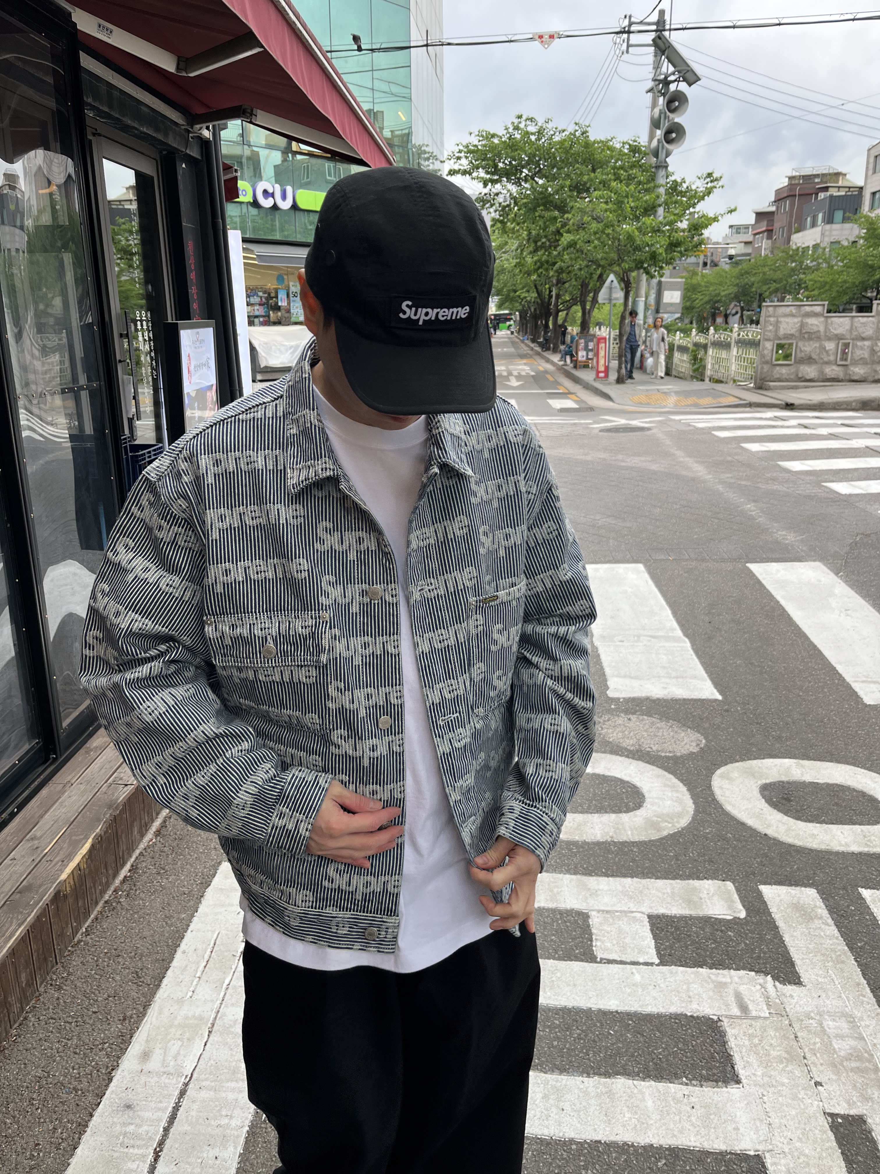 Supreme Denim Chore Trucker Jacket Stripe - 24SS 착용 스타일