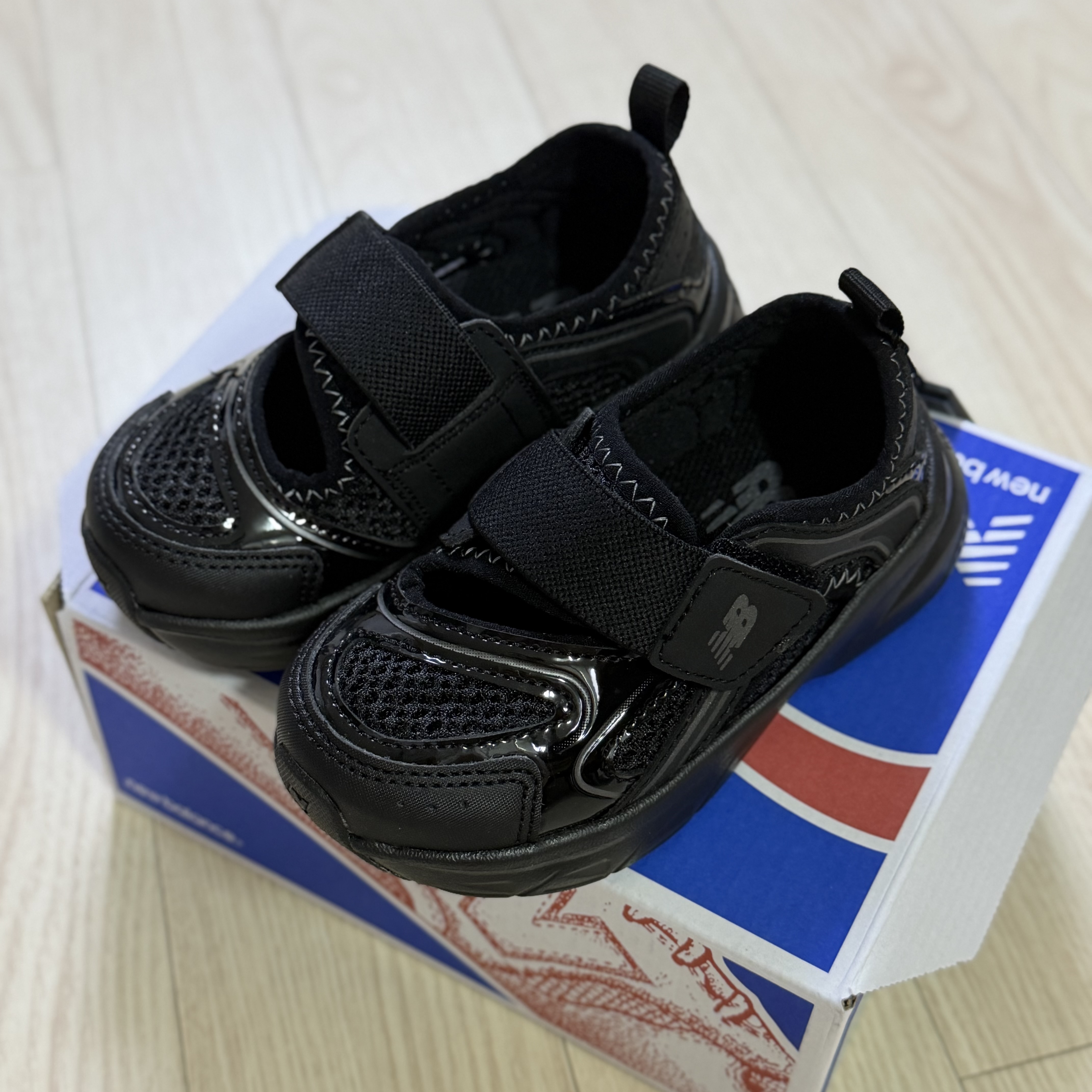 (TD) New Balance Freedle X Sandal Jet Black 착용 스타일