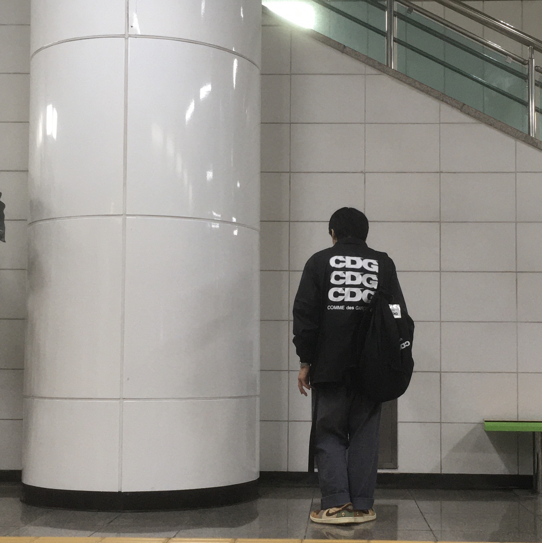 Yeezy YZY Zip-Up Hoodie Grey, Vans Style 36 Marshmallow Racing Red 착용 스타일 - 3