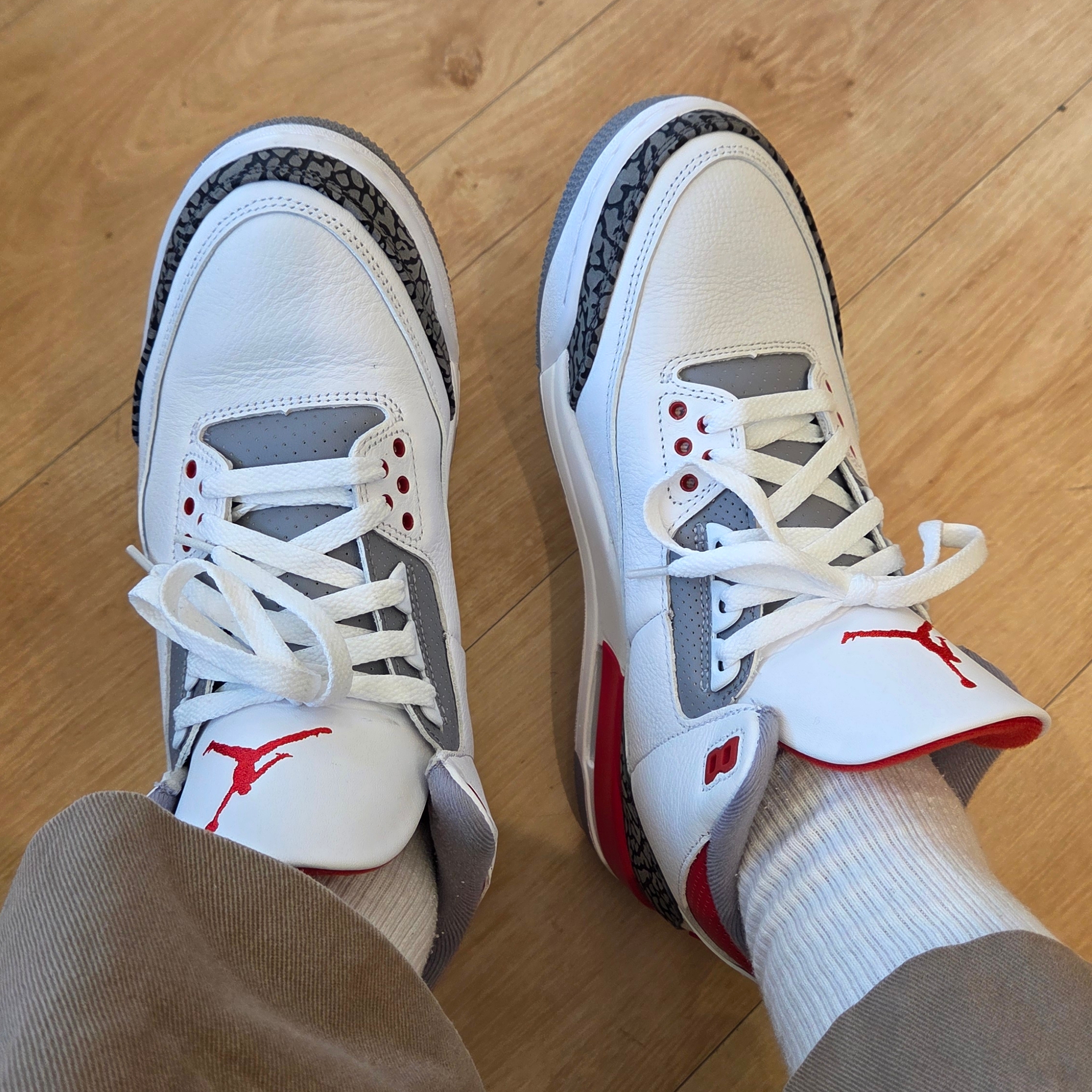 Jordan 3 Retro Fire Red 2022 착용 스타일 - 1