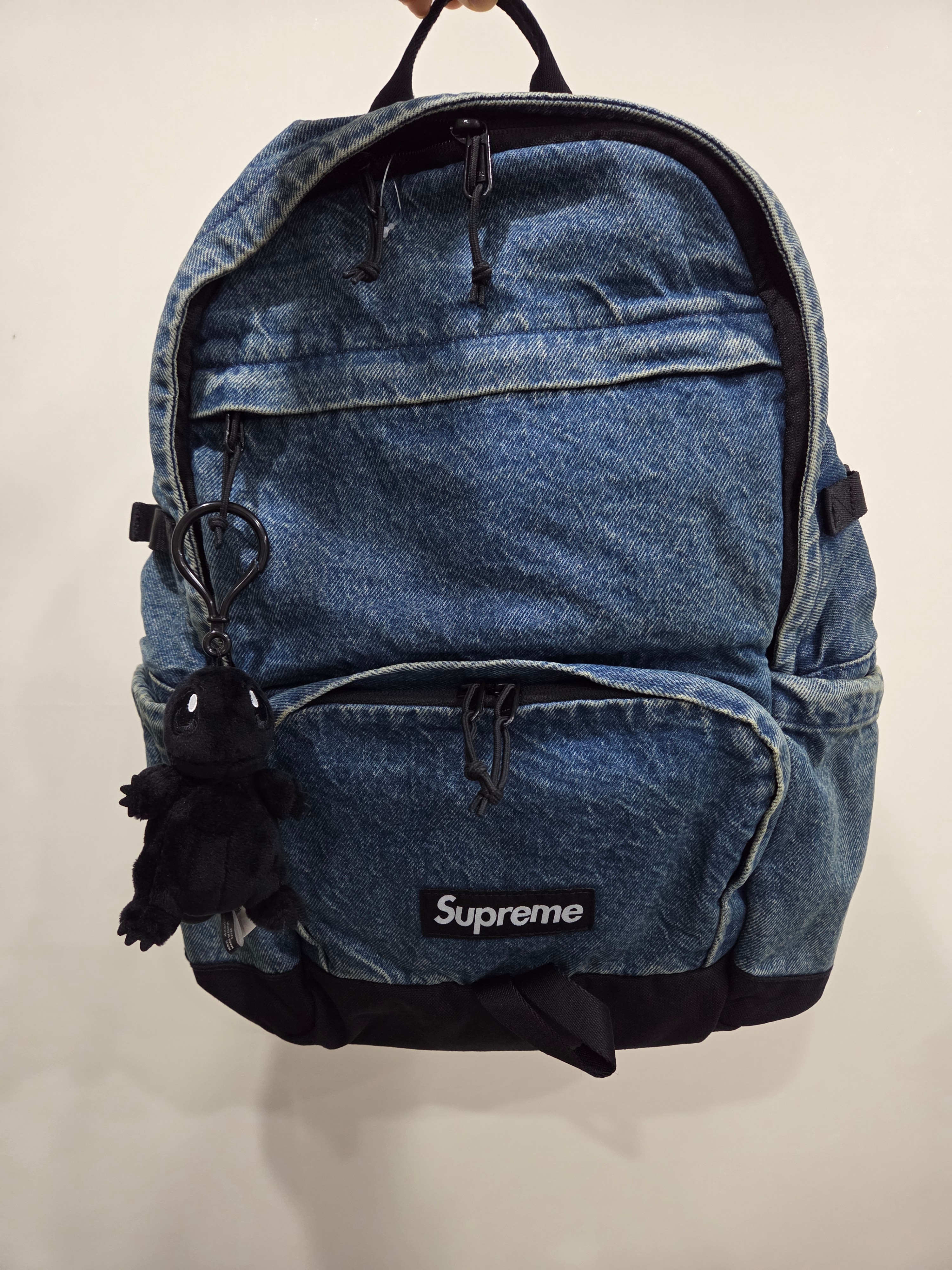 Supreme Denim Backpack Washed Indigo - 25FW, Fragment x Pokemon INN Thunderbolt Project TBP Mascot Key Ring Hitokage Black 착용 스타일