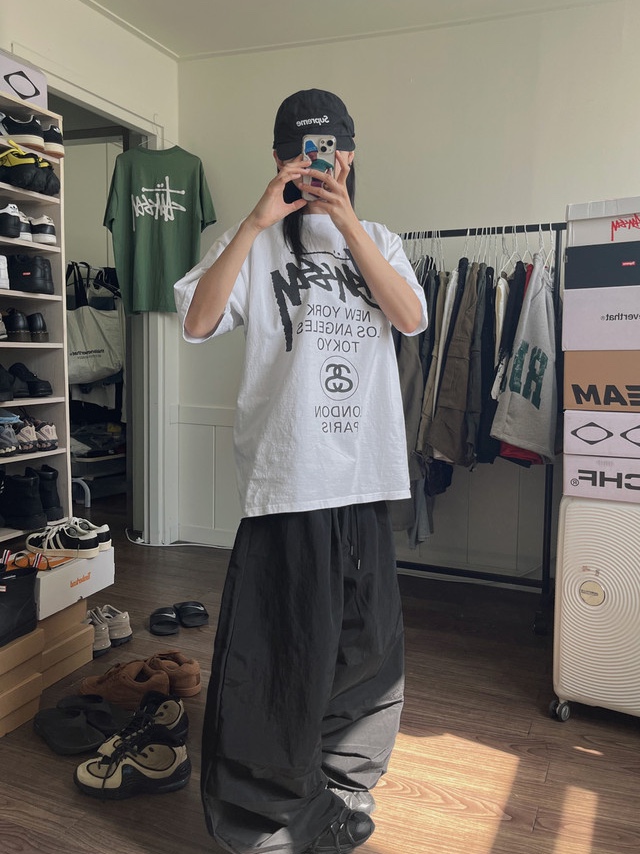 Stussy World Tour T-Shirt White 2024,2025, Supreme Shockcord Camp Cap Black - 21FW 착용 스타일 - 4